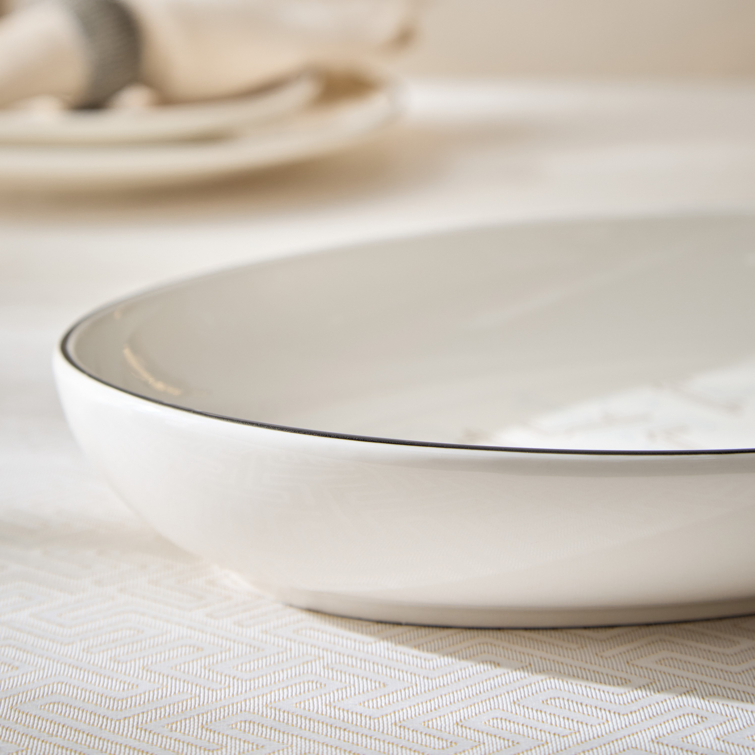 صحن بيضاوي ميراج من سكاي لاين-hbxdecorandfurnishings-tabletop-serveware-image-3