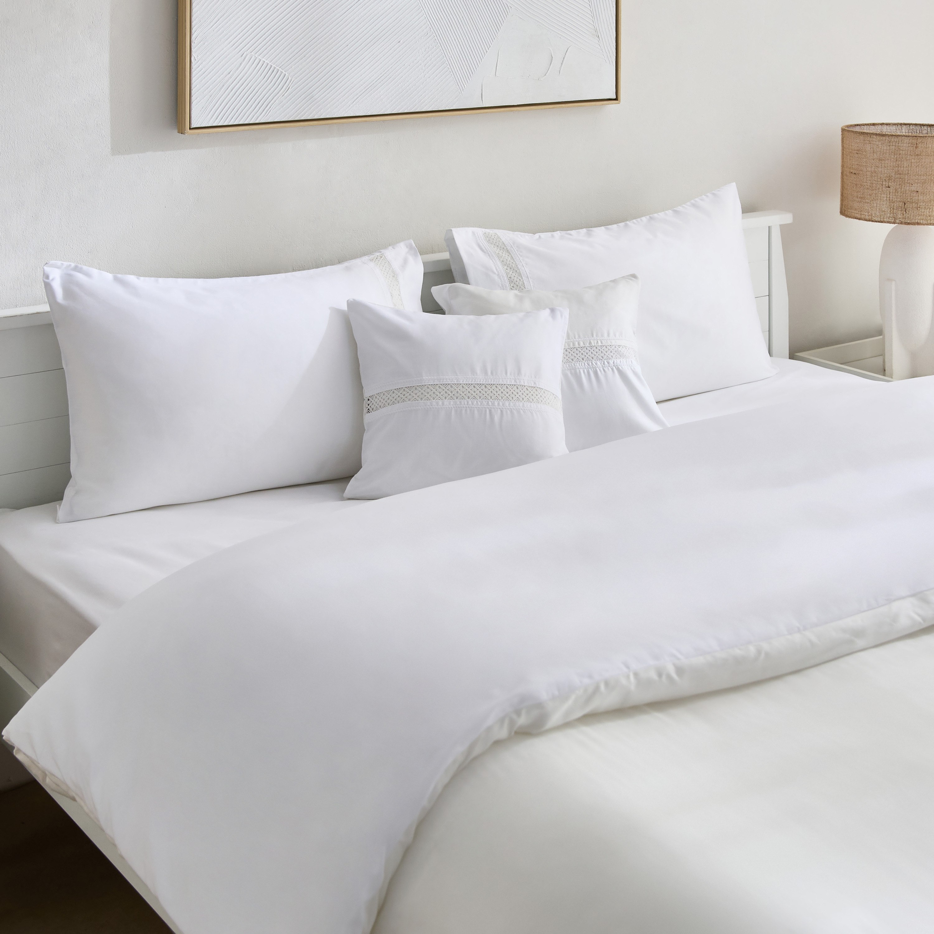 طقم لحاف كينج 5 قطع بحواف دانتيل عريضة من وايت هيفن - 220x240 سم-hbxhomeware-hbxbedroom-image-1