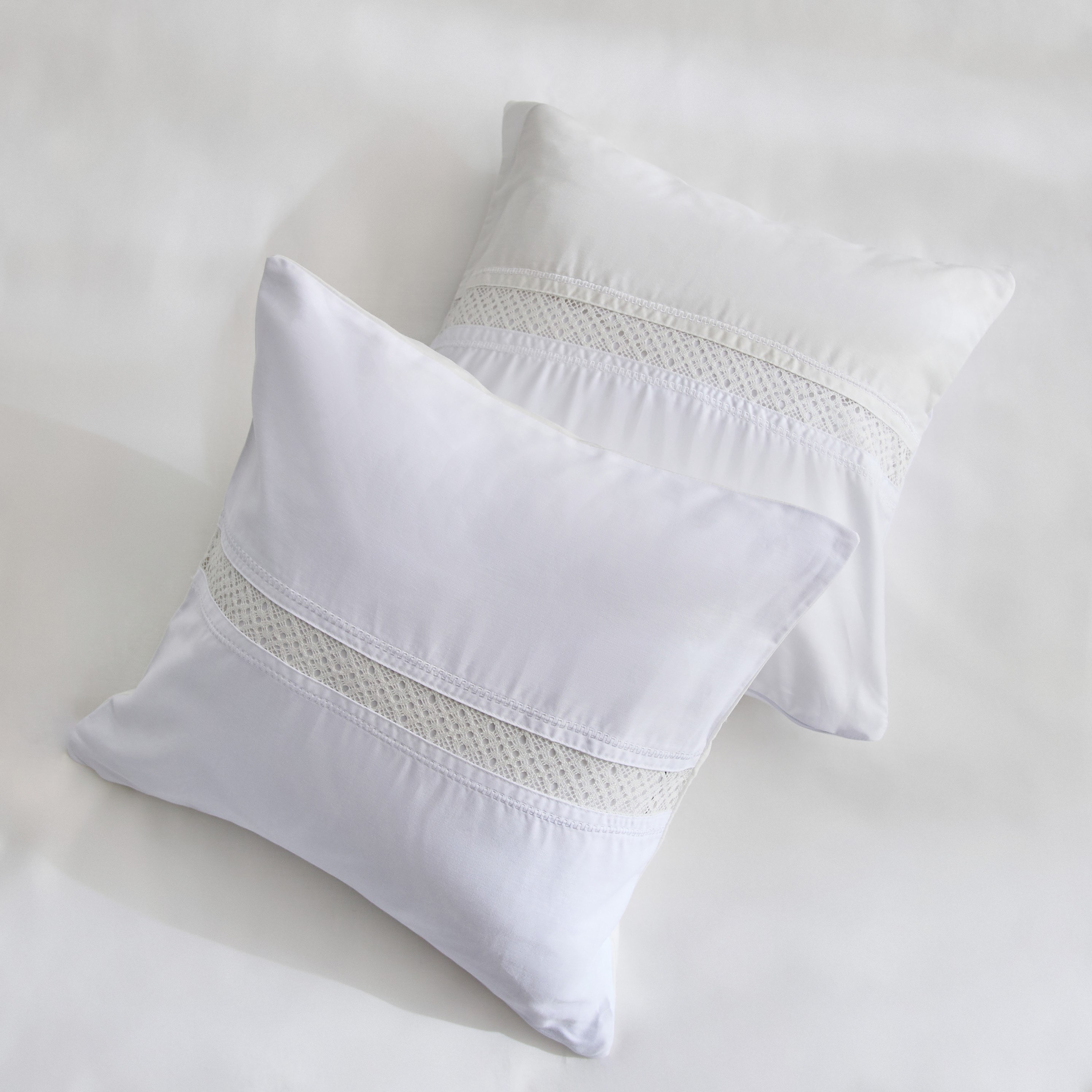 طقم لحاف كينج 5 قطع بحواف دانتيل عريضة من وايت هيفن - 220x240 سم-hbxhomeware-hbxbedroom-image-6