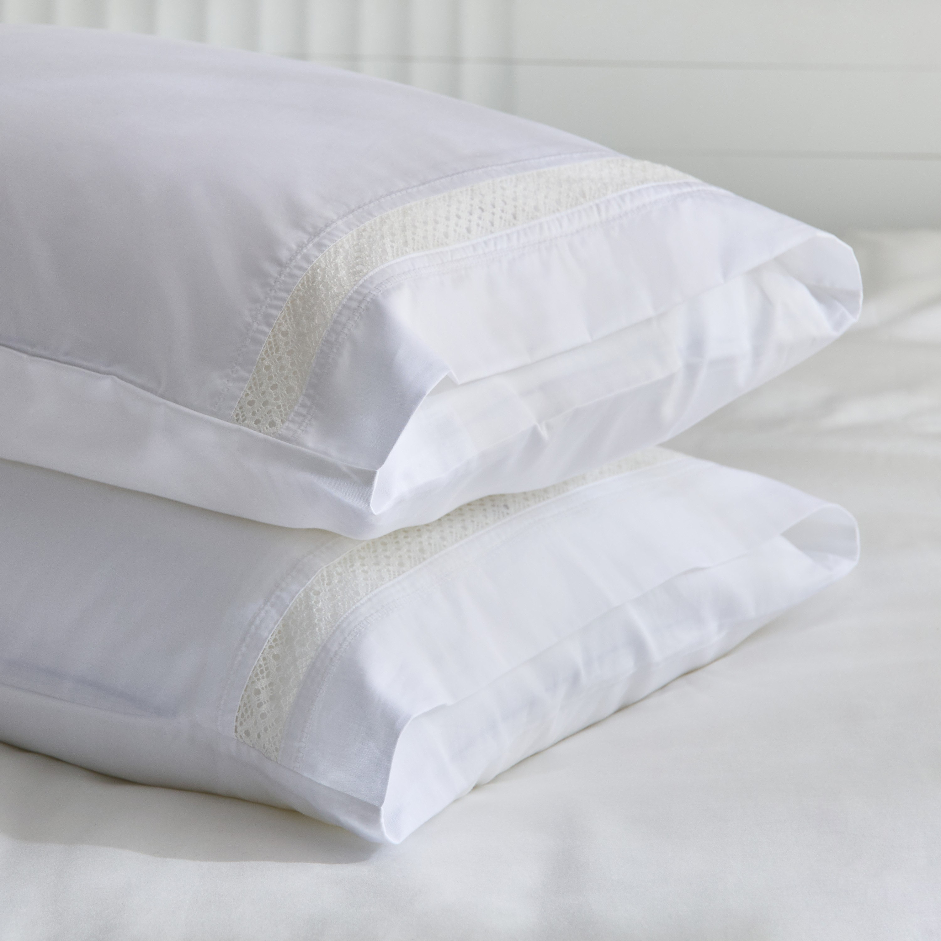 طقم لحاف كينج 5 قطع بحواف دانتيل عريضة من وايت هيفن - 220x240 سم-hbxhomeware-hbxbedroom-image-9