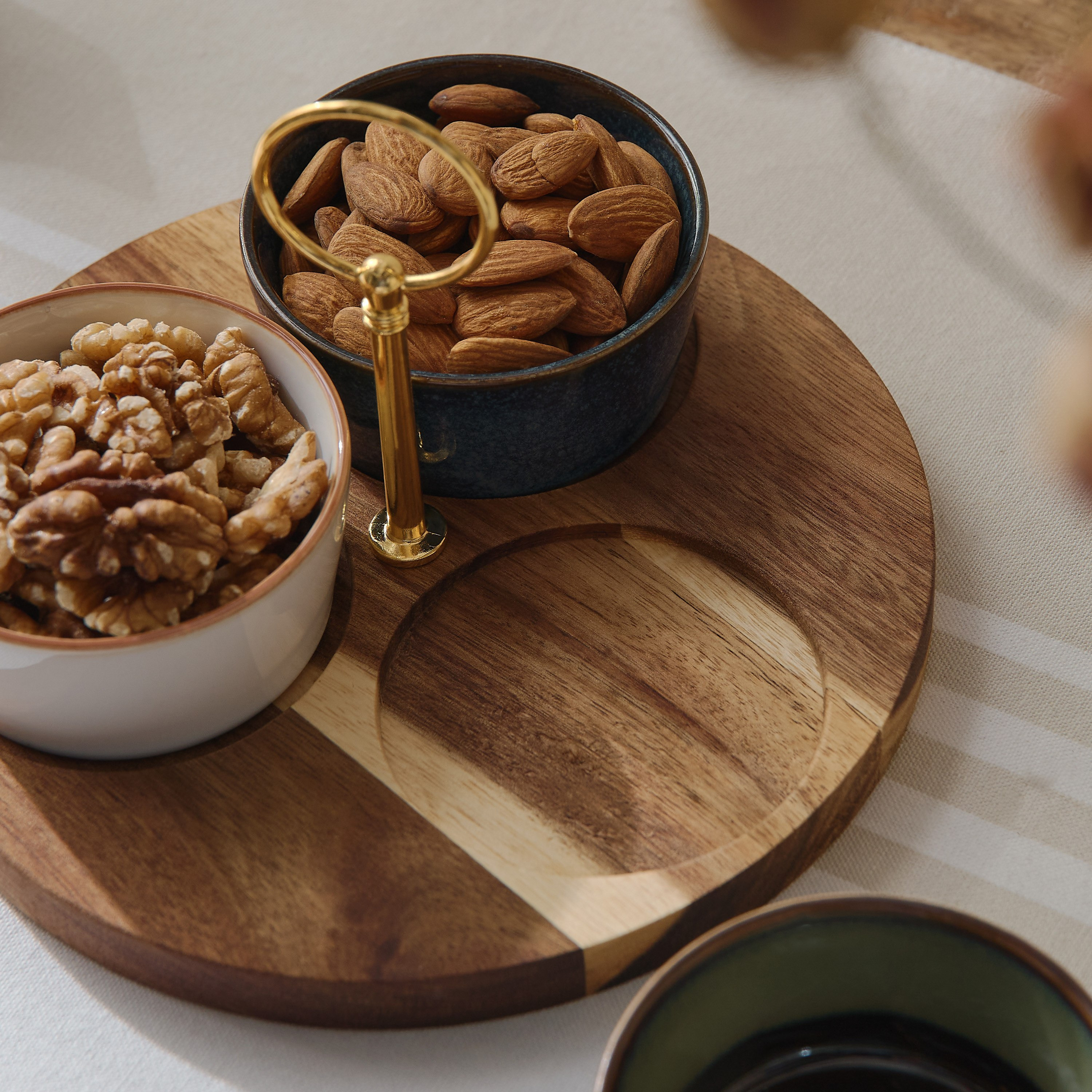 طقم تقديم 3 قطع بمقبض من إيدن-hbxdecorandfurnishings-tabletop-serveware-image-3