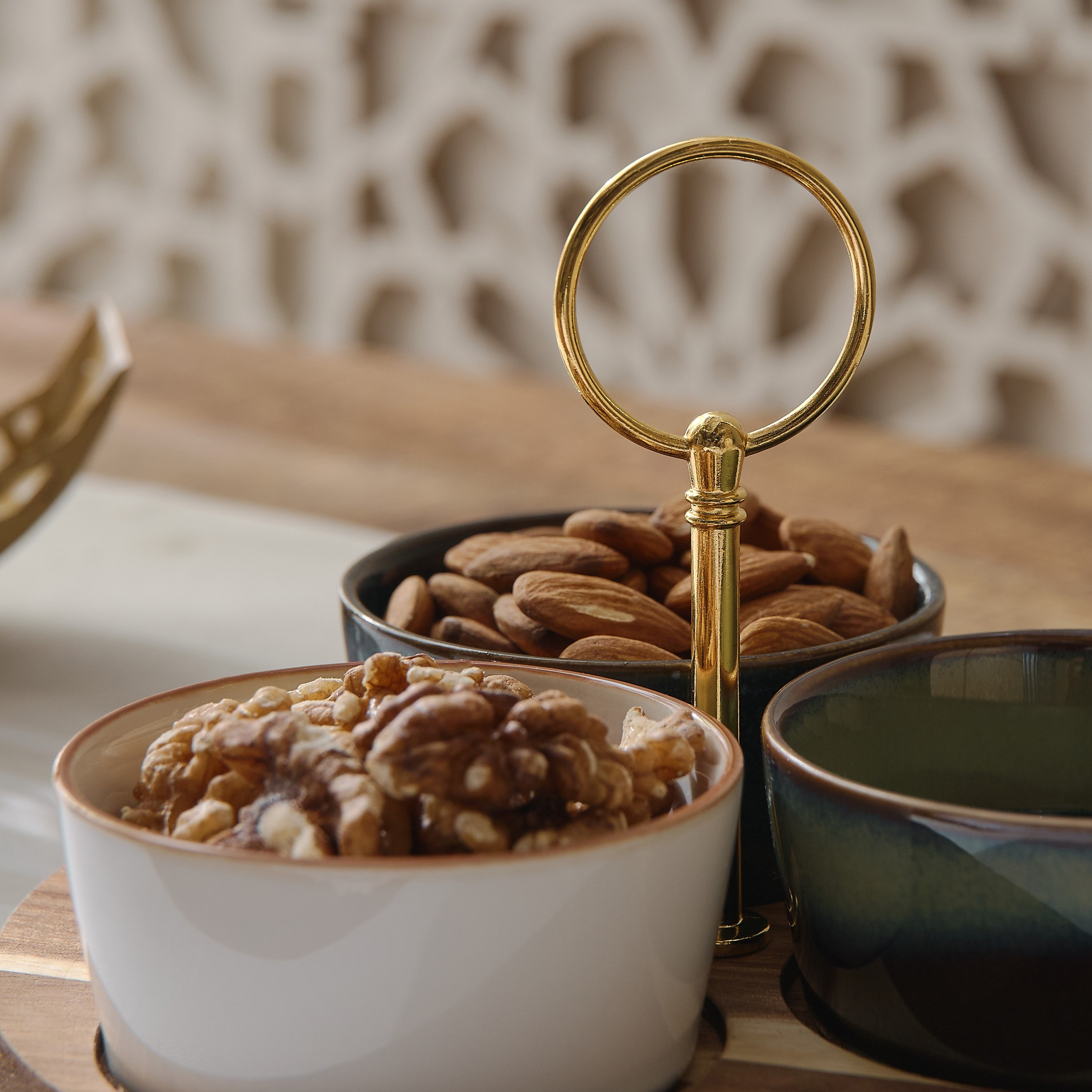 طقم تقديم 3 قطع بمقبض من إيدن-hbxdecorandfurnishings-tabletop-serveware-image-4