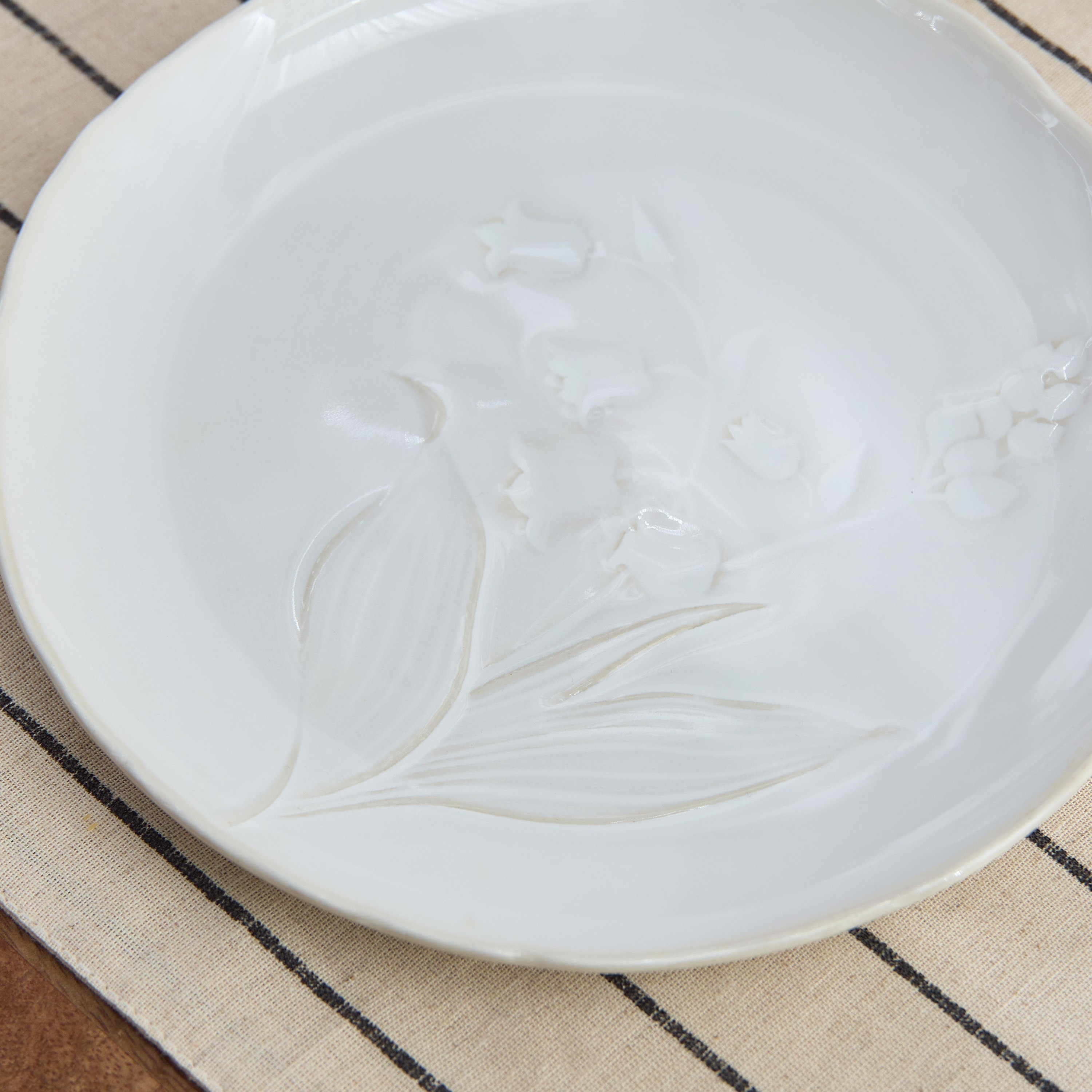 Artful New Bone China Side Plate - 20 cm-hbxdecorandfurnishings-tabletop-crockery-image-3