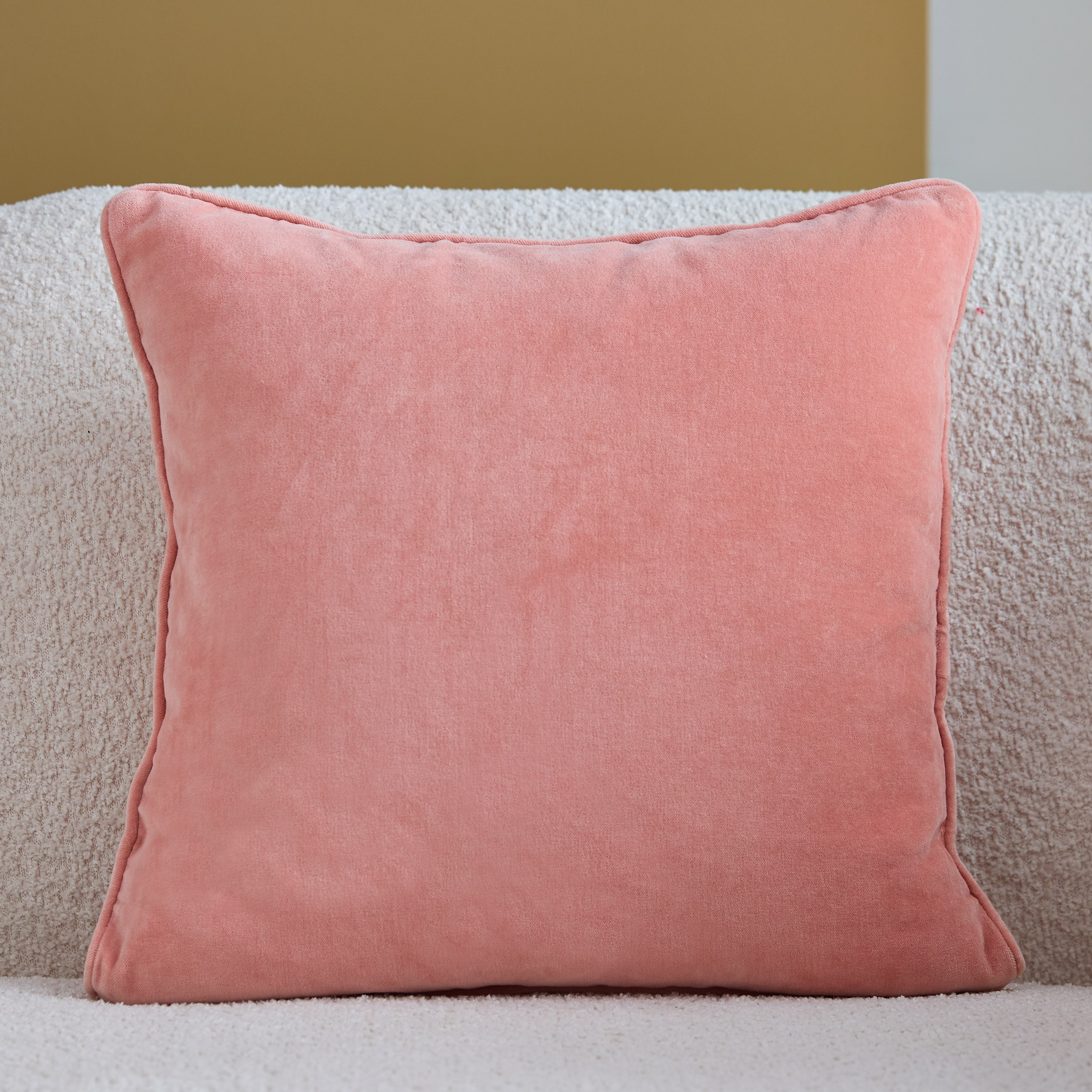 وسادة مخملية محشوة بخيوط بارزة من فيست - 45×45 سم-hbxhomeware-hbxbedroom-image-1