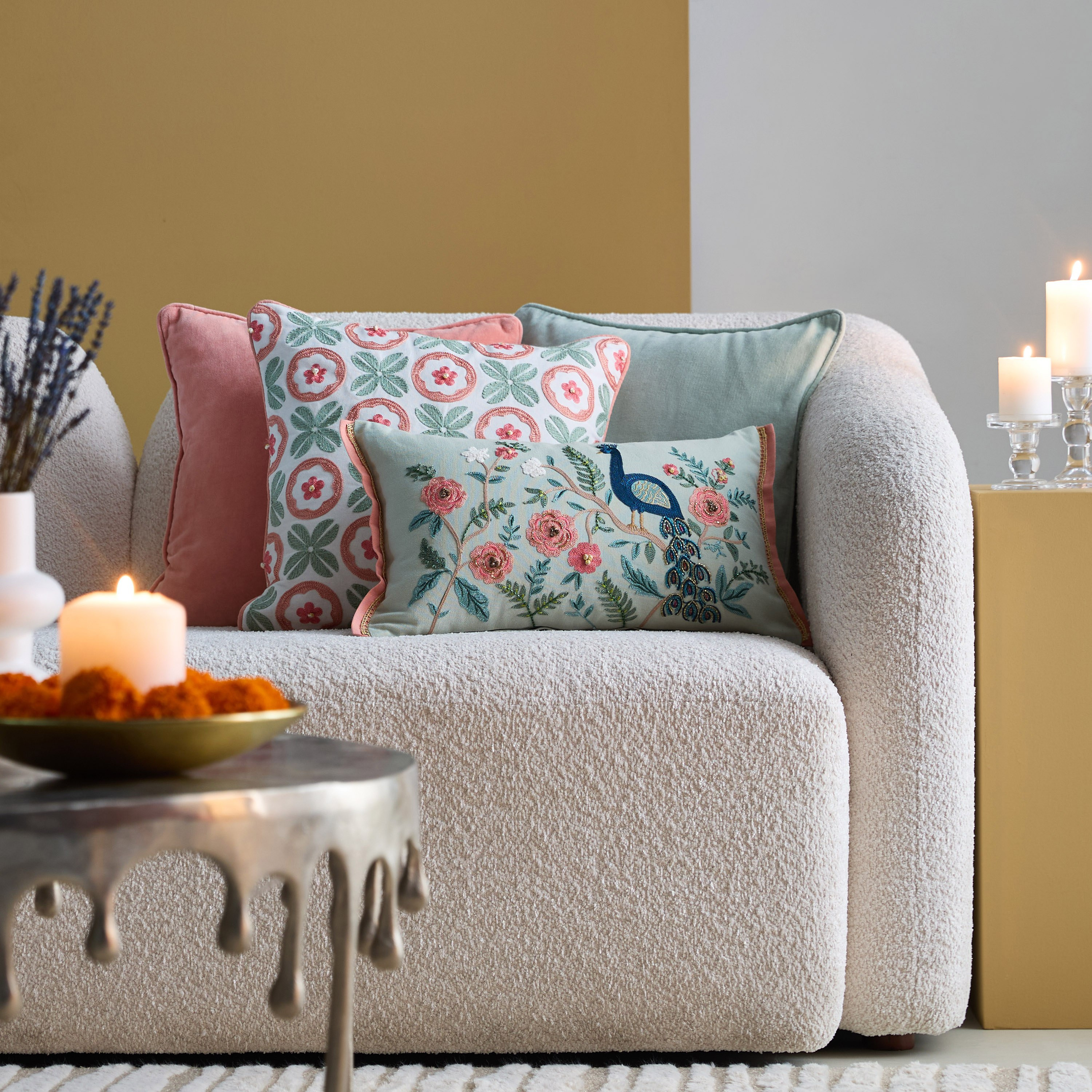 وسادة مخملية محشوة بخيوط بارزة من فيست - 45×45 سم-hbxhomeware-hbxbedroom-image-4