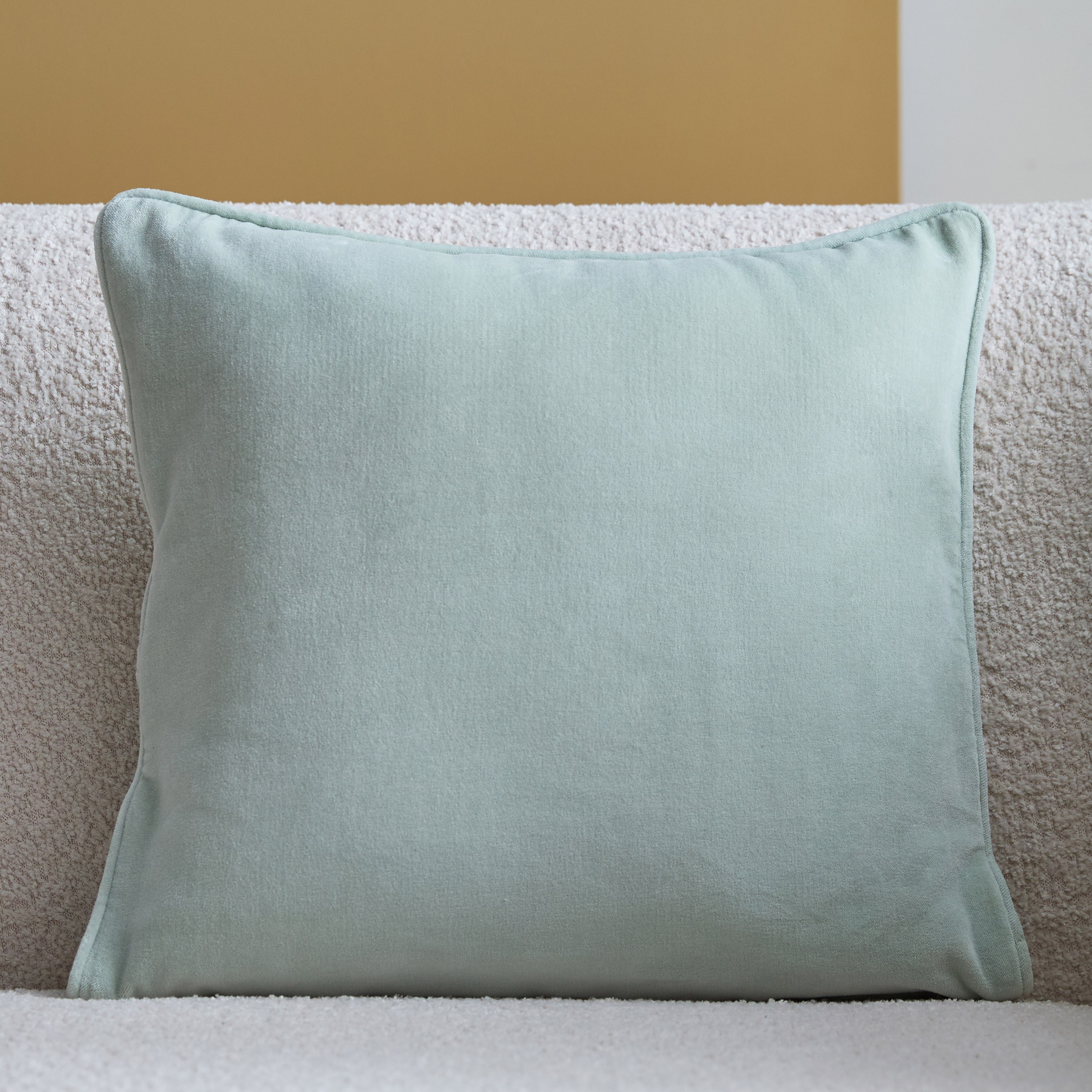 وسادة مخملية محشوة بخيوط بارزة من فيست - 45×45 سم-hbxhomeware-hbxbedroom-image-1