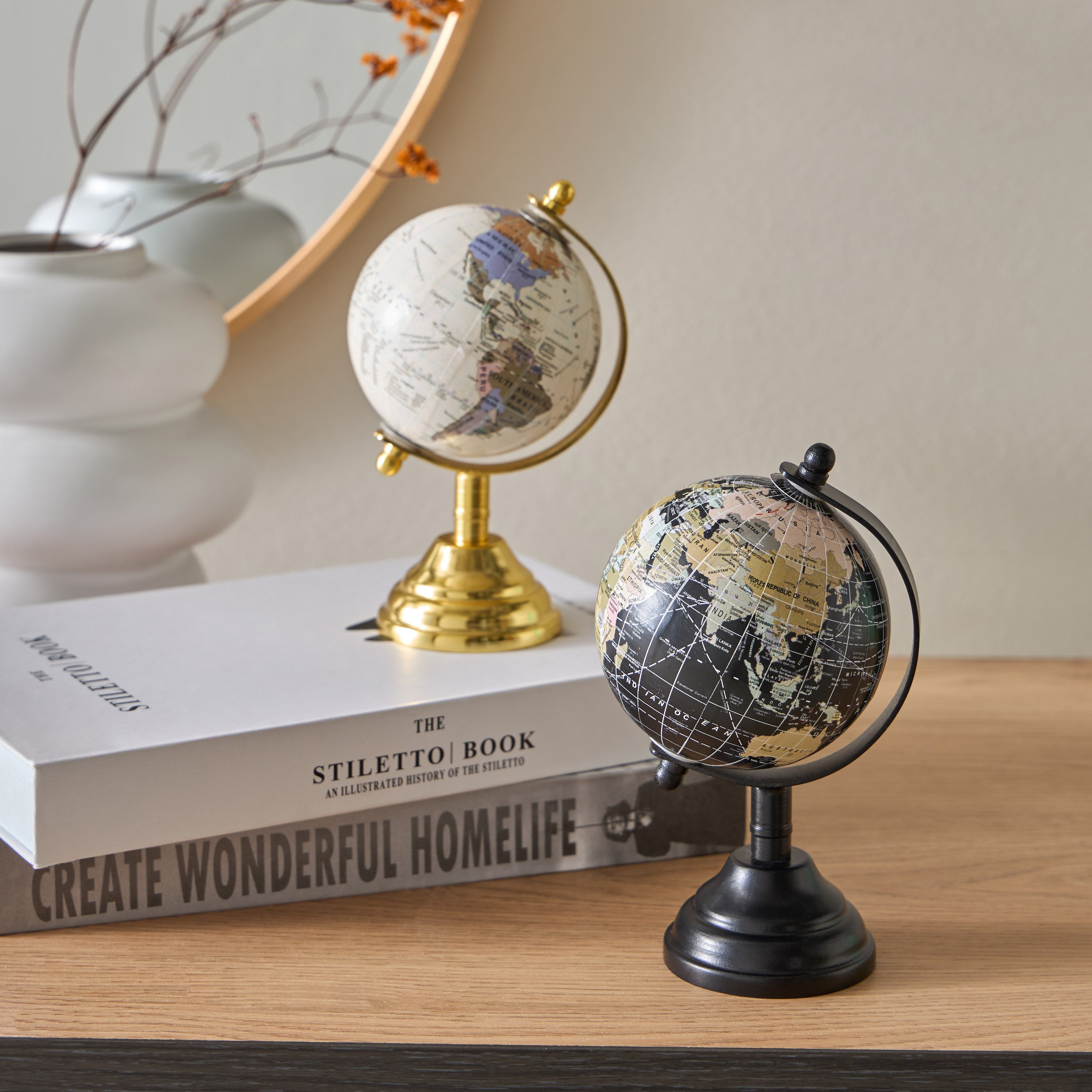 قطعة ديكور كرة أرضية 3 بوصة بحامل معدني من كالوت - 8.5x9.5x16 سم-hbxhomeware-homedecor-figurinesandornaments-image-4