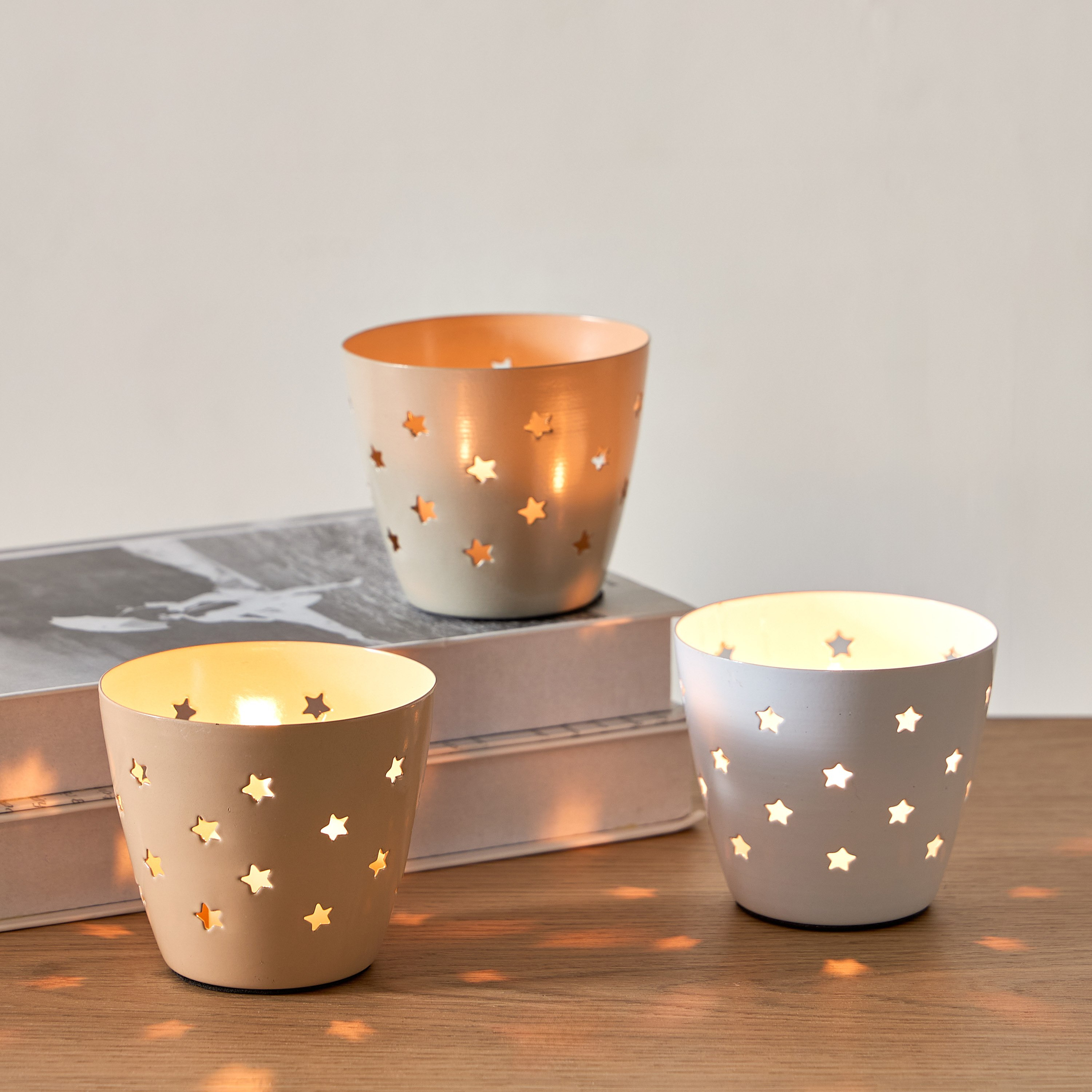 Calot 3-Piece Metal Votives Set - 8.5x8.5x7.5 cm-hbxlivingroom-decorandaccessories-candleholders-image-1