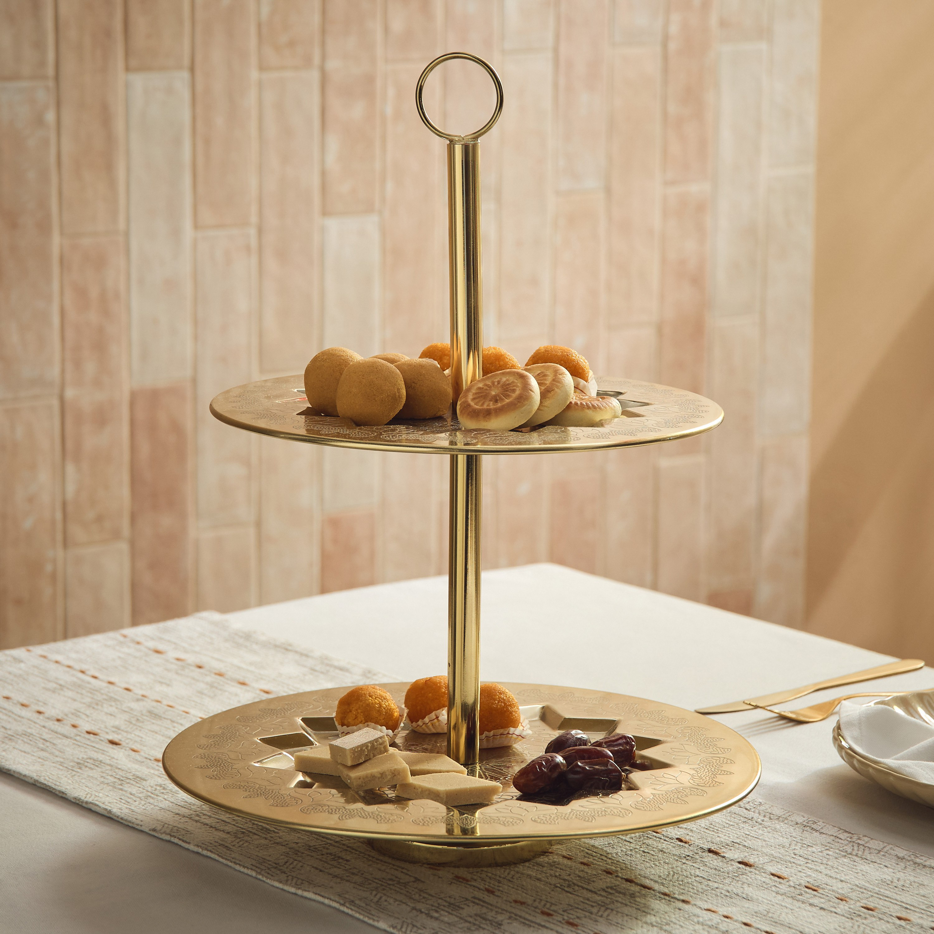 حامل كيك طابقين من إليزا - 34.5x34.5x46.5 سم-hbxdecorandfurnishings-tabletop-serveware-image-1