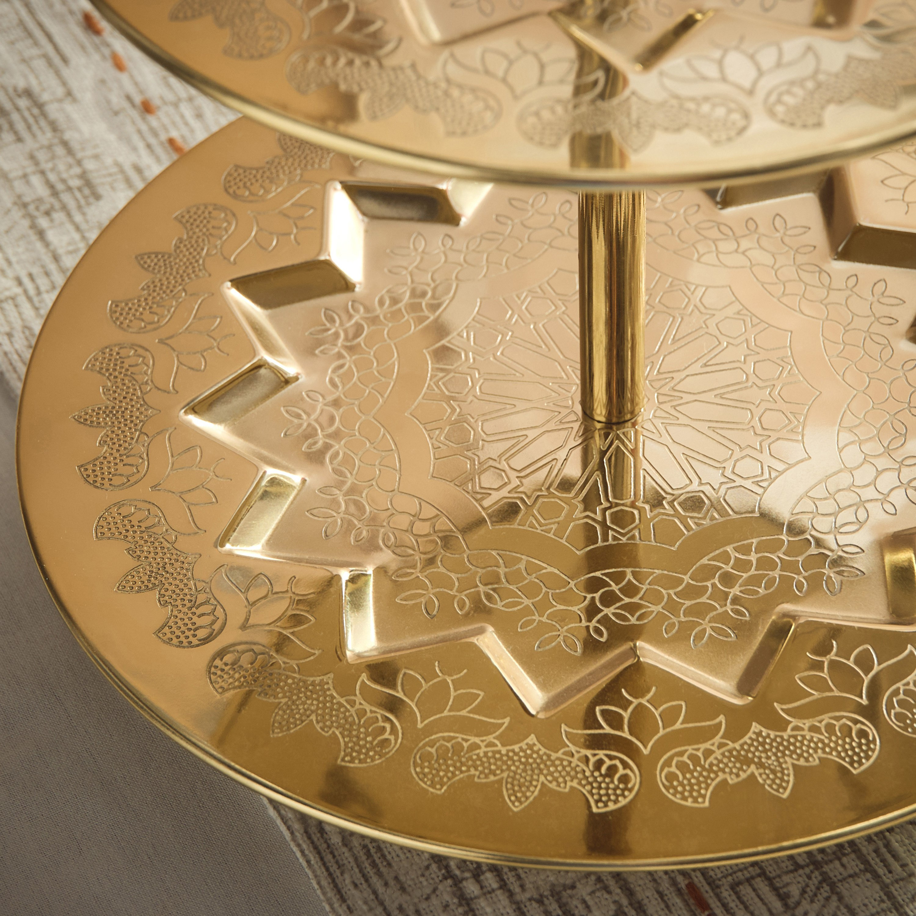 حامل كيك طابقين من إليزا - 34.5x34.5x46.5 سم-hbxdecorandfurnishings-tabletop-serveware-image-4