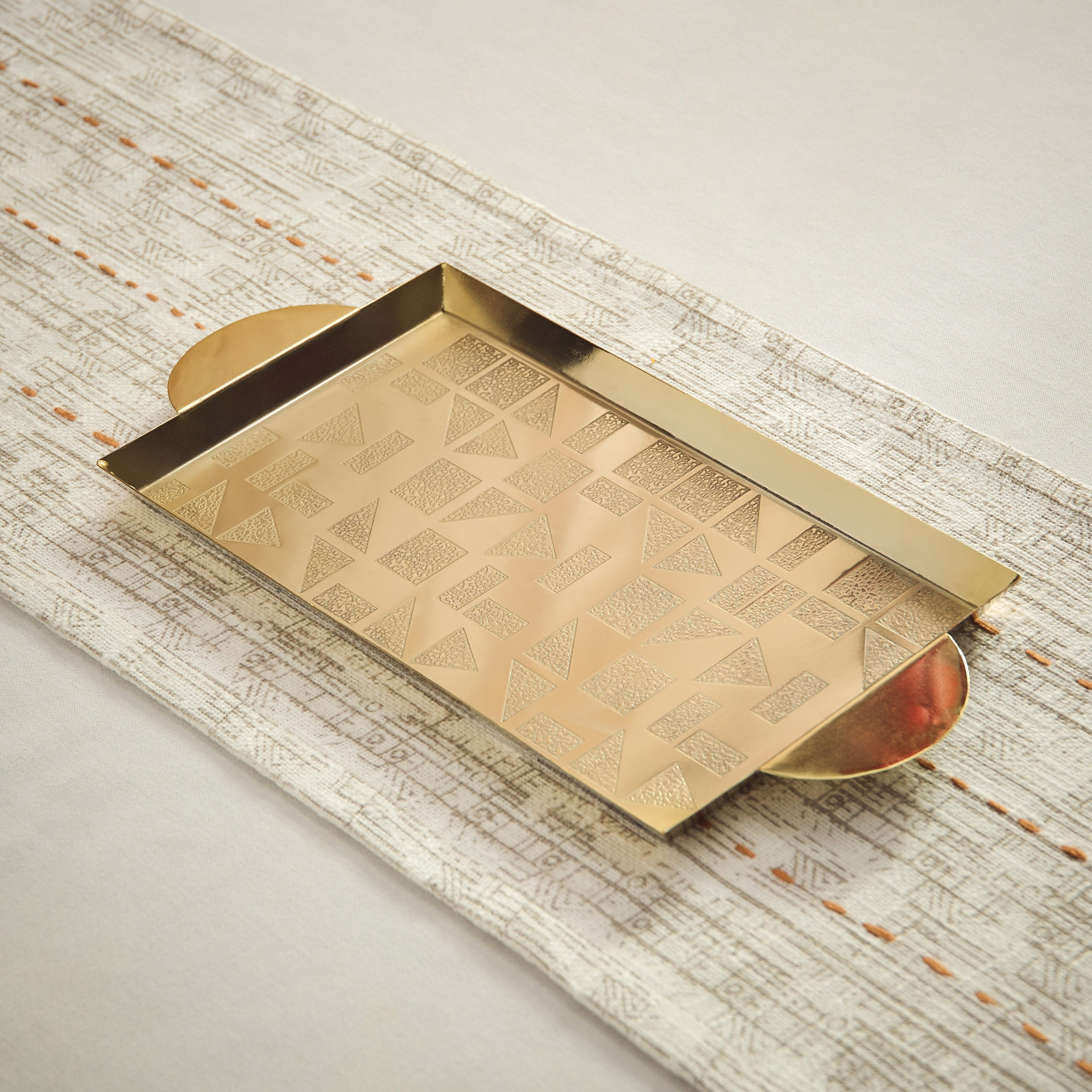 Eliza Serving Tray with Handle - 40x19x27 cm-hbxdecorandfurnishings-tabletop-serveware-image-2