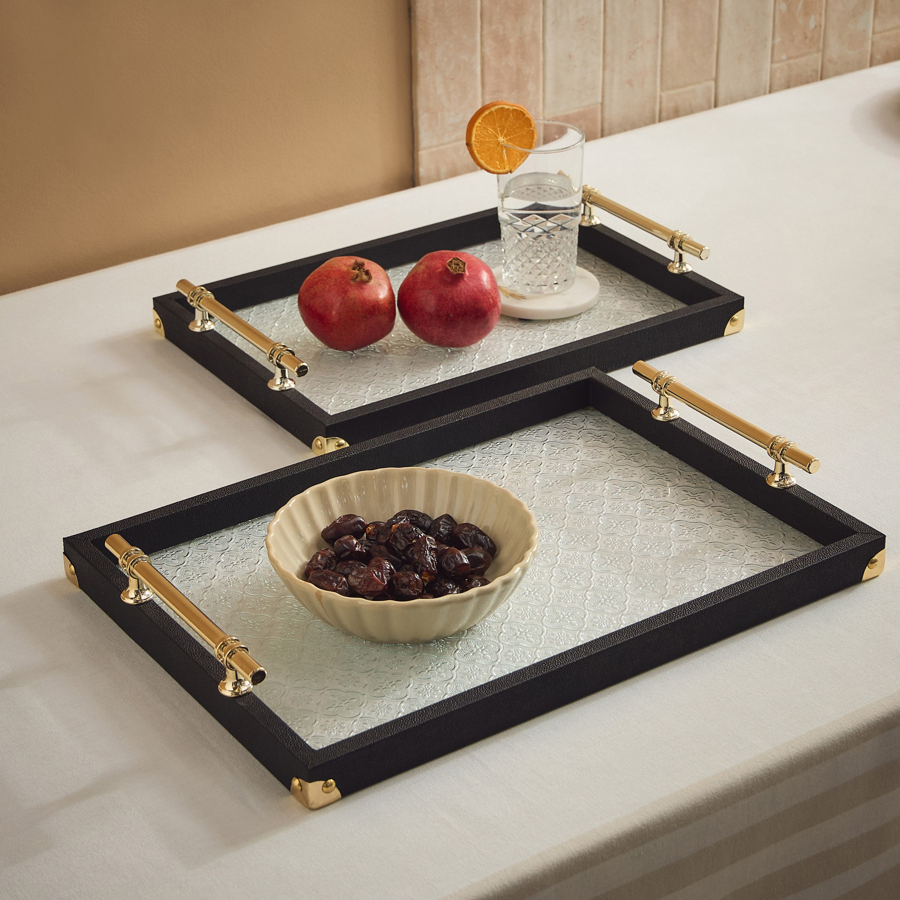 طقم صواني خشب بقاعدة زجاجية قطعتين من دوروثي-hbxdecorandfurnishings-tabletop-serveware-image-1