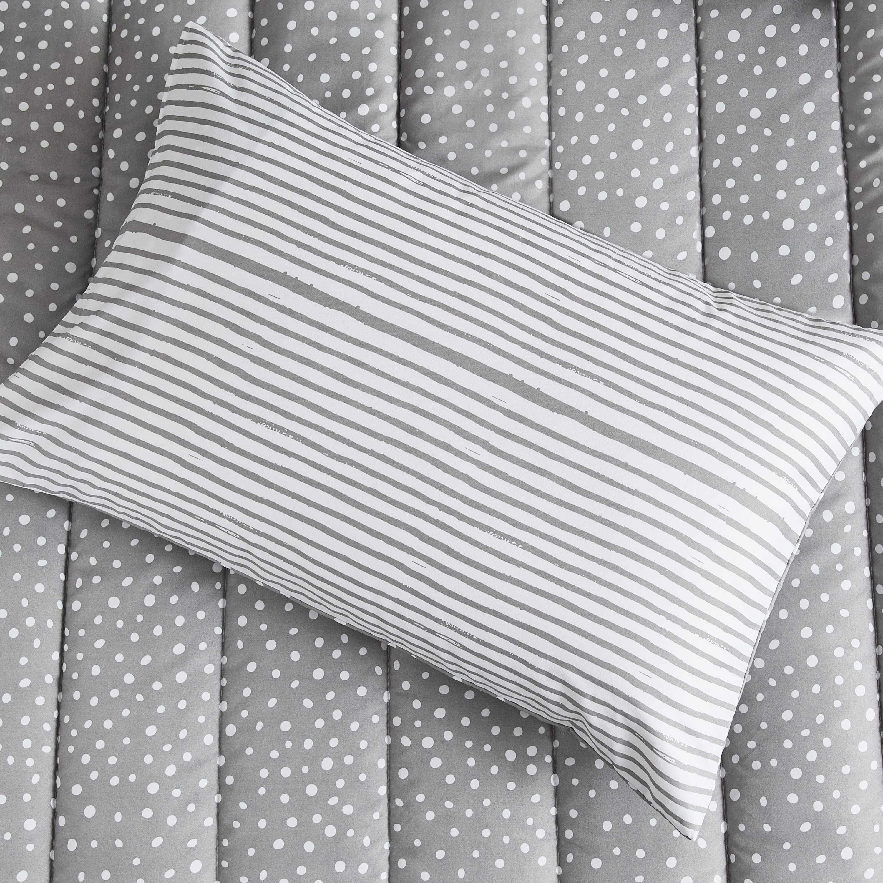 طقم لحاف توين ألياف دقيقة بطبعات قطعتين من أونتاريو- 160x220 سم-hbxhomeware-hbxbedroom-image-6