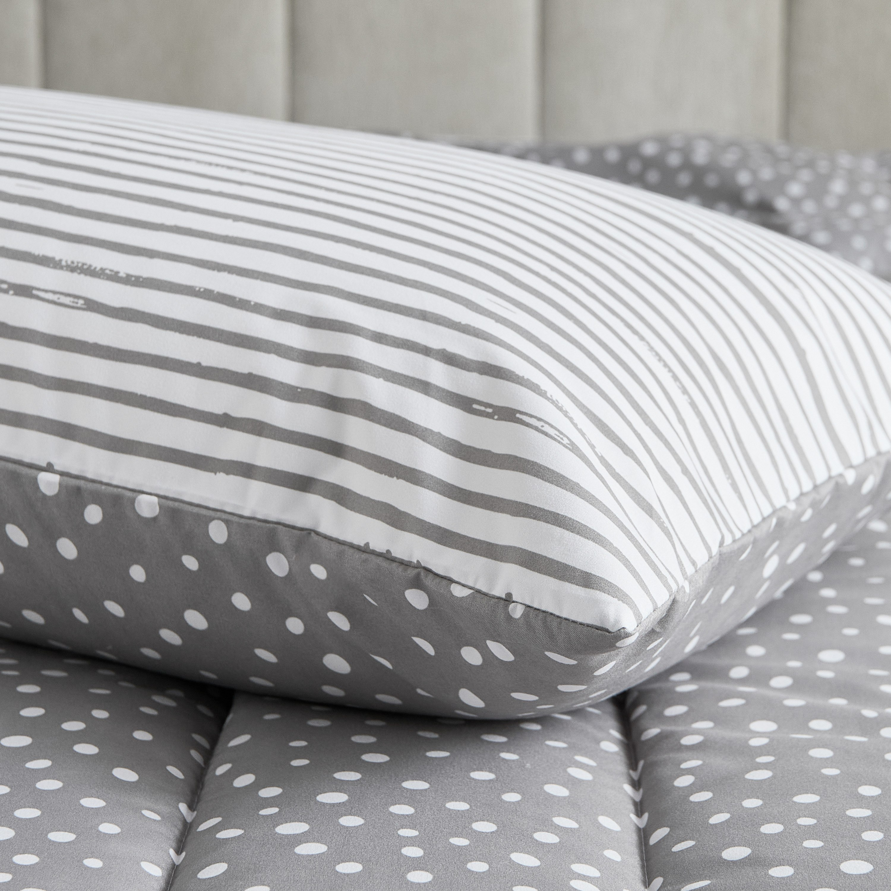 طقم لحاف توين ألياف دقيقة بطبعات قطعتين من أونتاريو- 160x220 سم-hbxhomeware-hbxbedroom-image-7