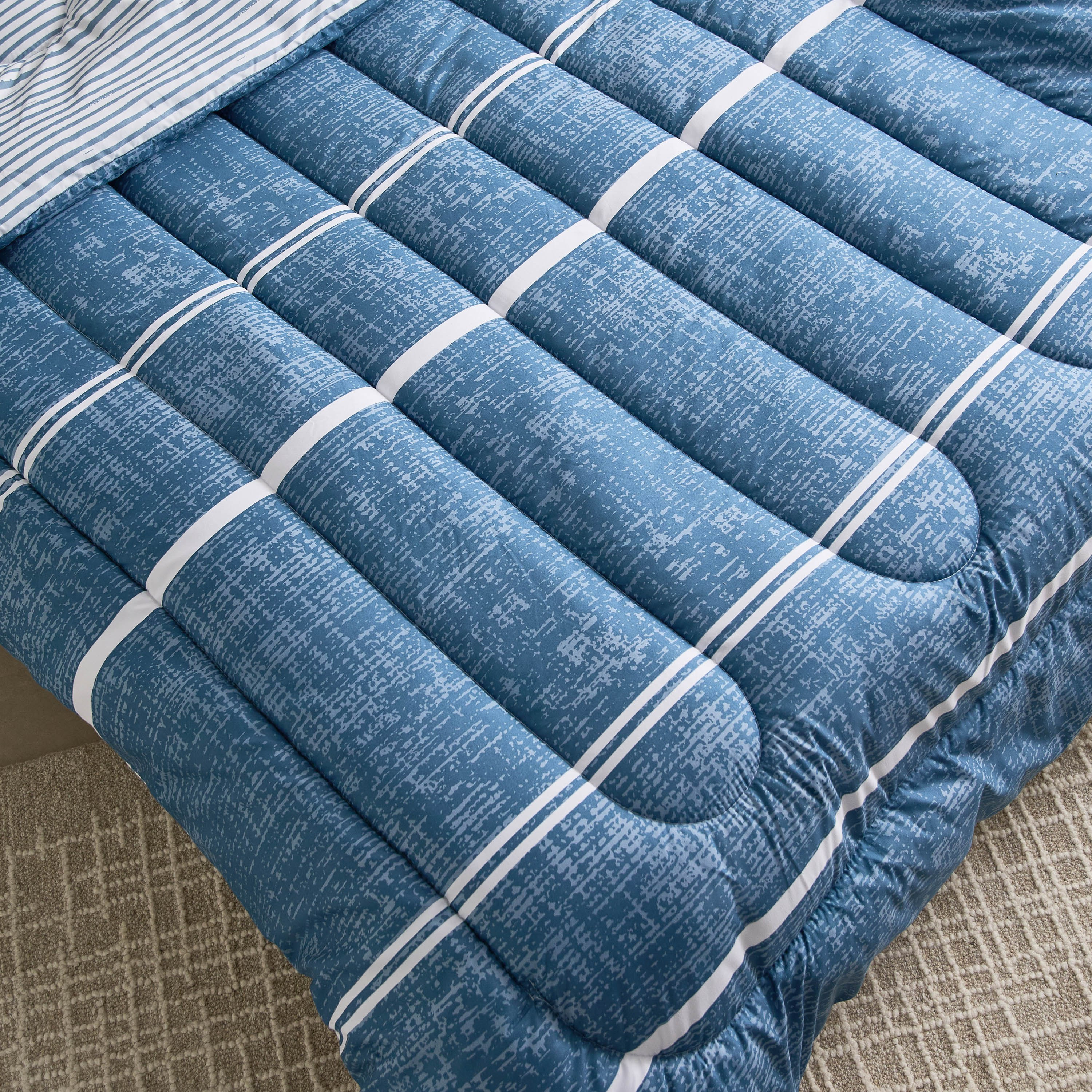 طقم لحاف توين ألياف دقيقة بطبعات إلفين قطعتين من أونتاريو- 160x220 سم-hbxhomeware-hbxbedroom-image-4