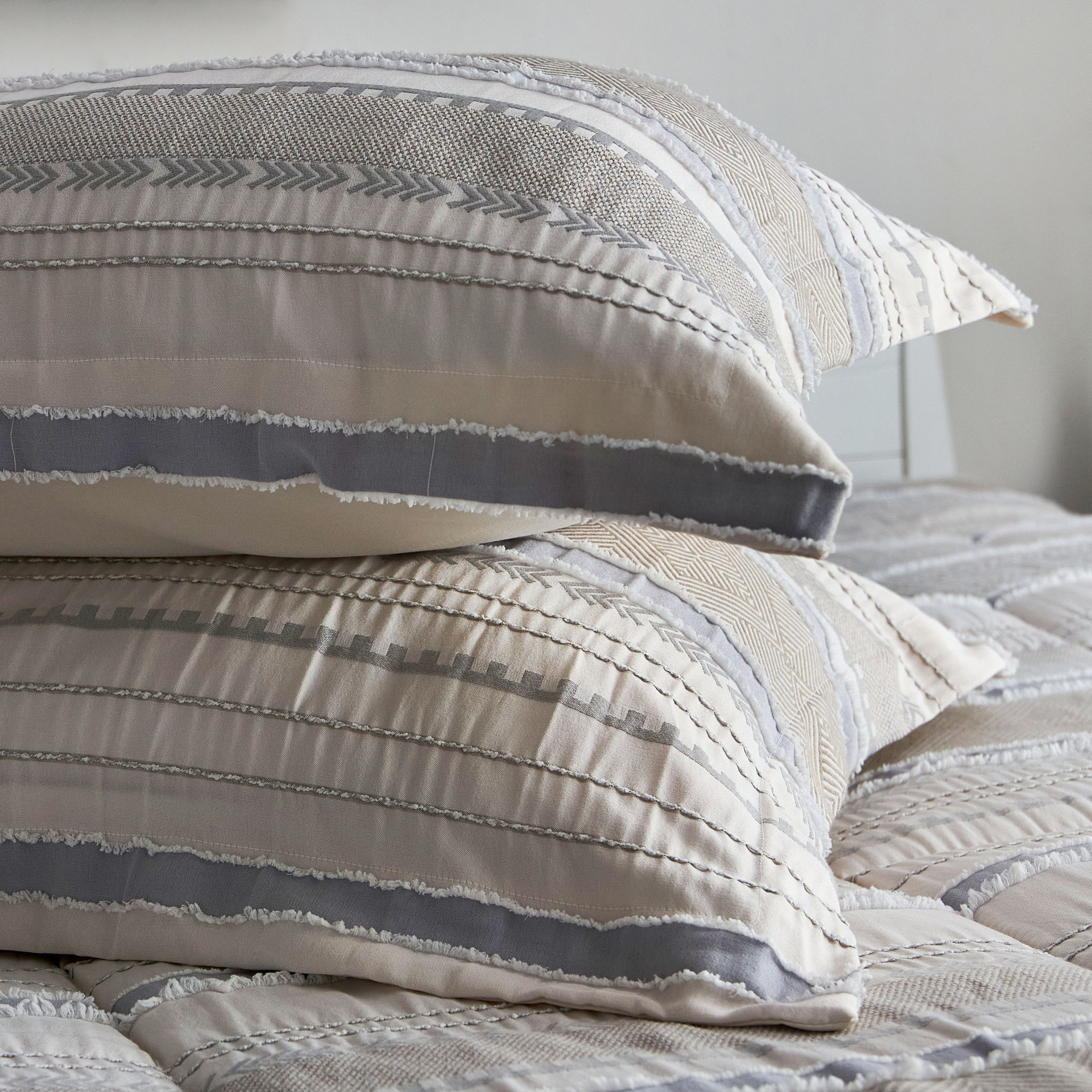 Mersin 6-Piece Elara Jacquard BIAB King Comforter Set - 220x240 cm-hbxhomeware-hbxbedroom-image-11