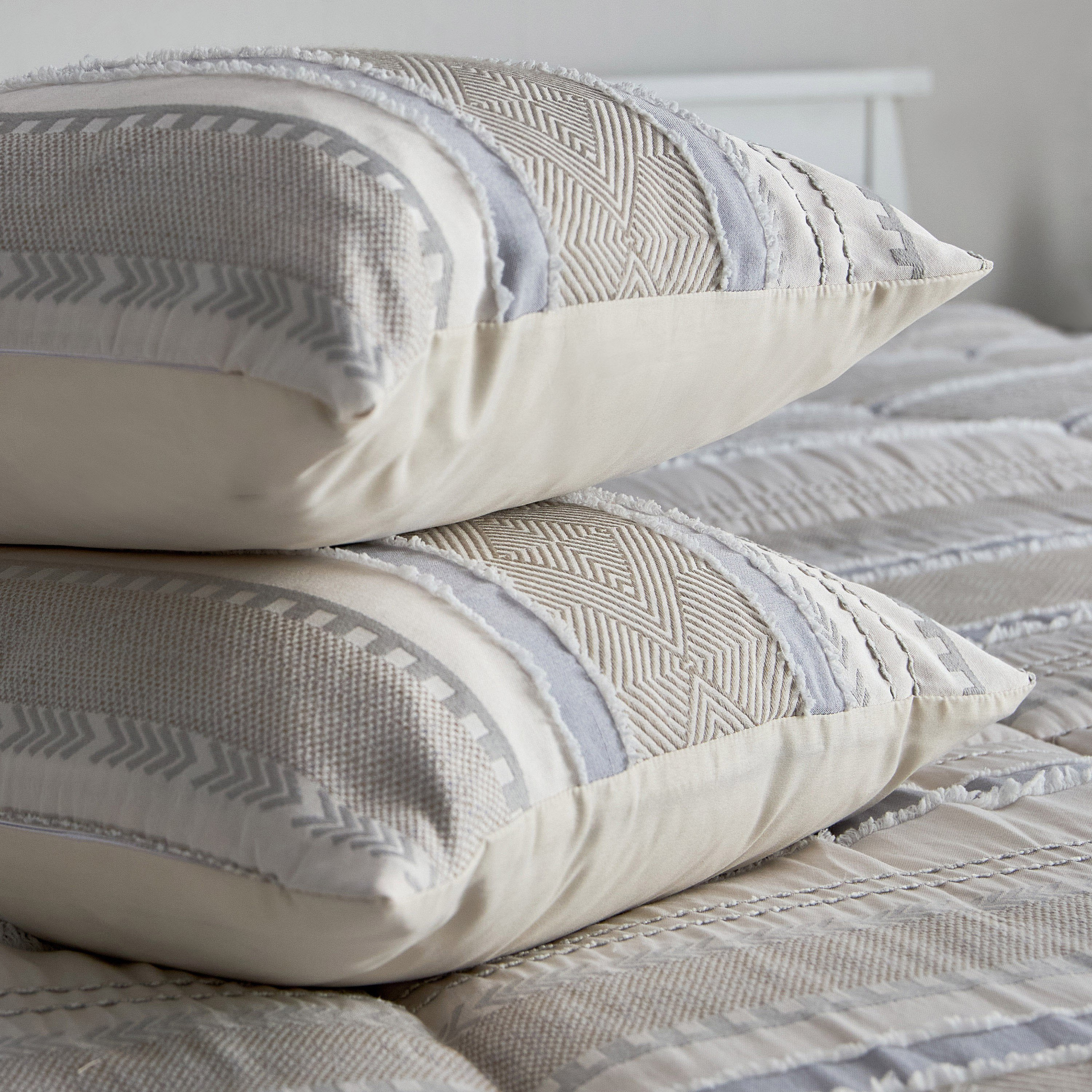 Mersin 6-Piece Elara Jacquard BIAB King Comforter Set - 220x240 cm-hbxhomeware-hbxbedroom-image-4