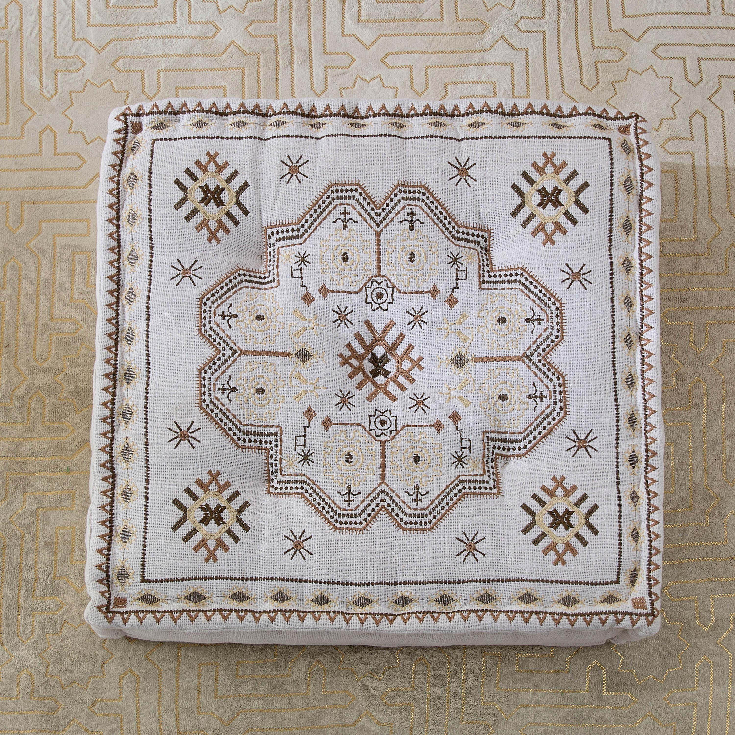 وسادة أرضية ميداليون مطرزة من مهرجان زهرة - 60x60x12 سم-hbxhomeware-hbxlivingroom-image-2