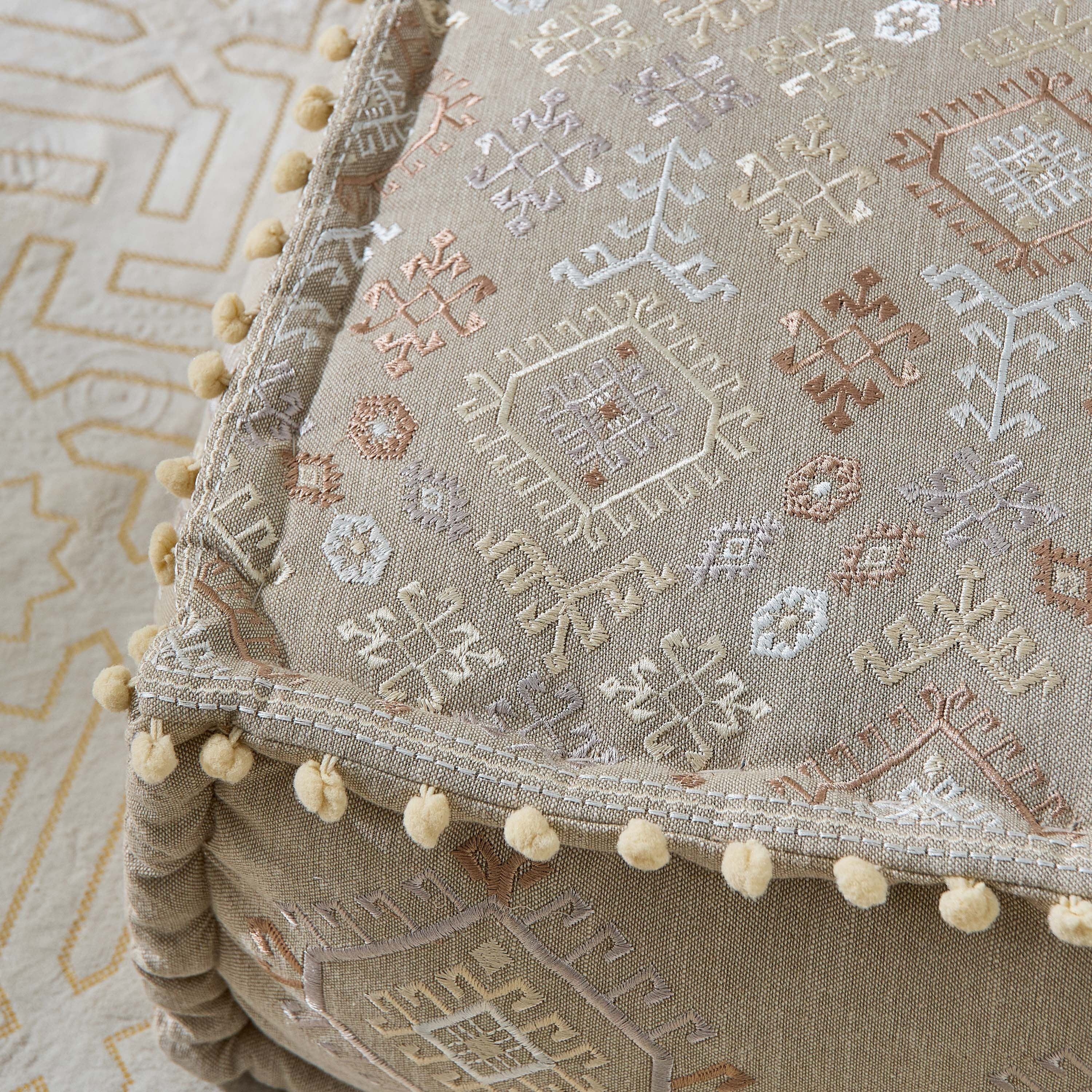 مقعد بوف مربع كليم مطرز من مهرجان فچر - 50x50x25سم-hbxfurniture-kidsroom-kidsbeanbags-image-4