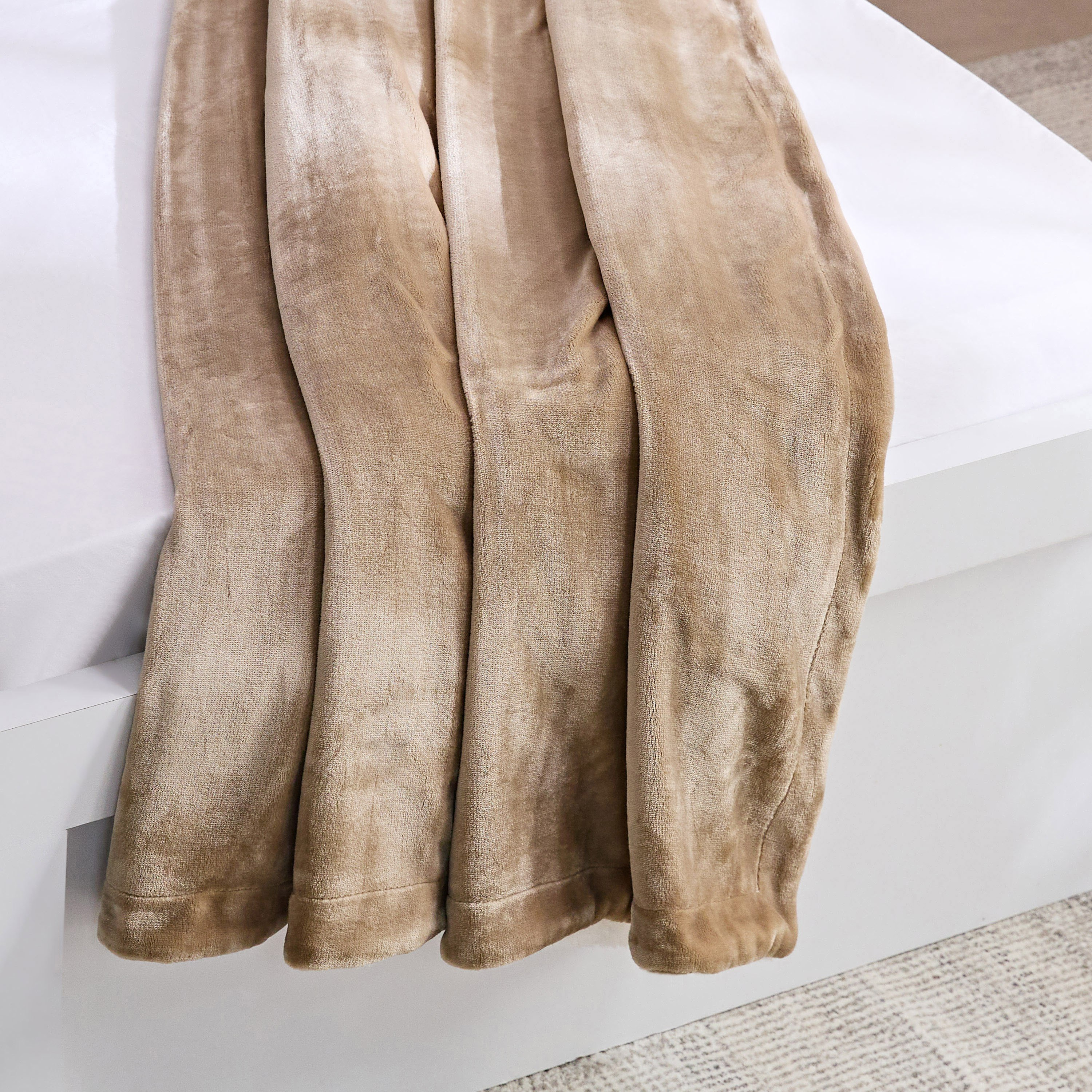Snugsoft Flannel Double Layer King Blanket - 220x240 cm-hbxhomeware-hbxbedroom-image-4