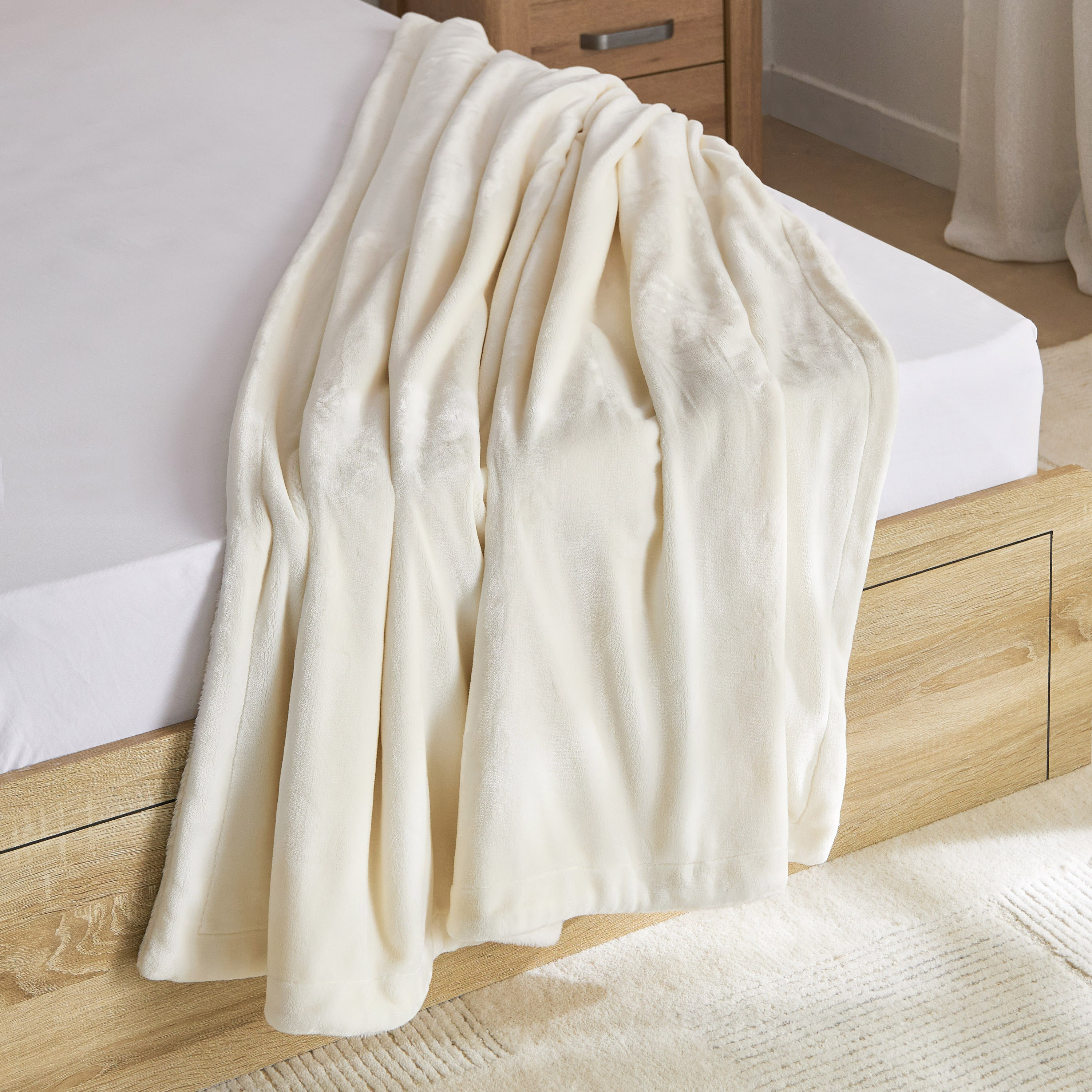 Snugsoft Flannel Double Layer Twin Blanket - 150x200 cm-hbxhomeware-hbxbedroom-image-4