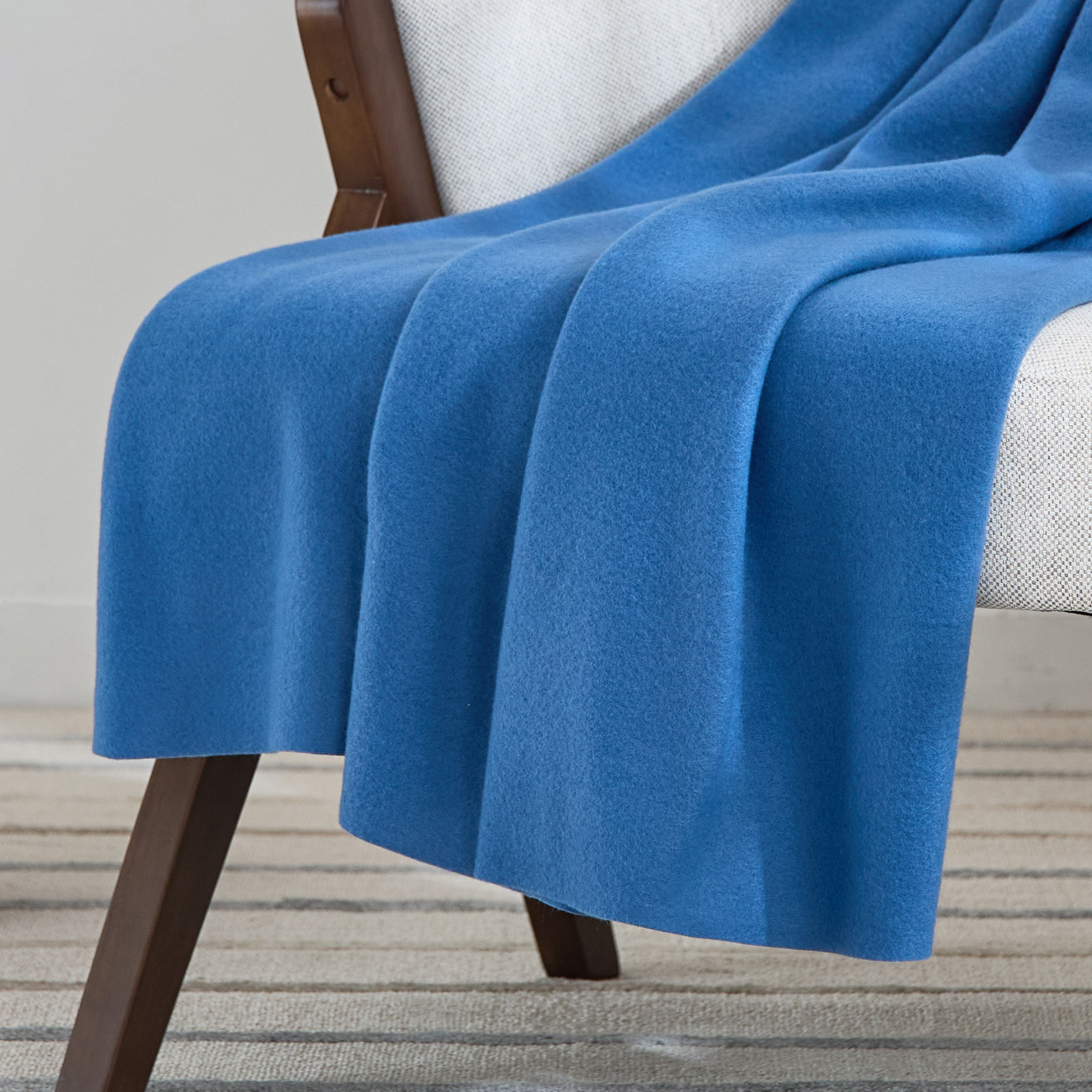 بطانية صوف خفيفة سادة معاد تصنيعها من أتلانتا - 120x160 سم-hbxdecorandfurnishings-bedding-throws-image-2