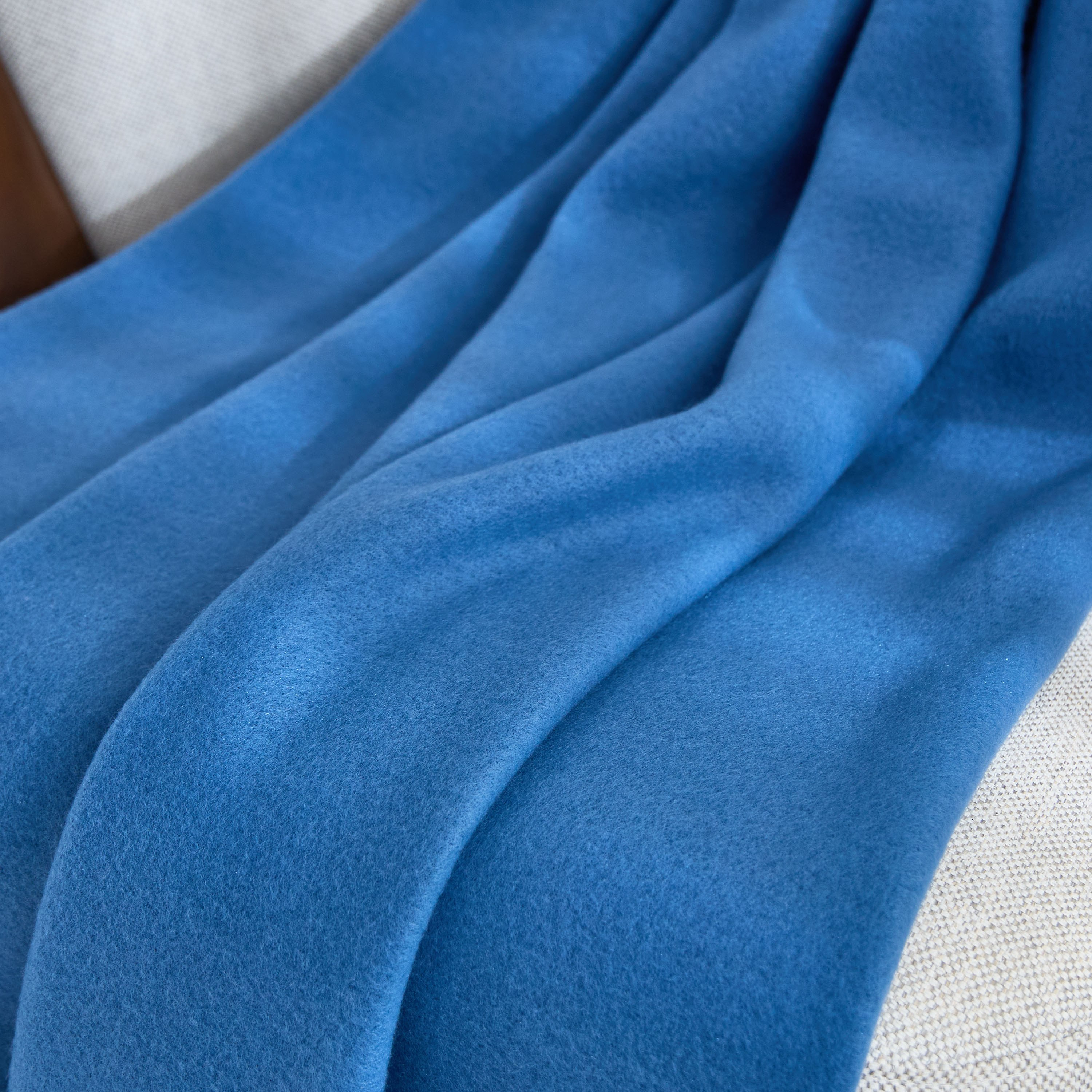 بطانية صوف خفيفة سادة معاد تصنيعها من أتلانتا - 120x160 سم-hbxdecorandfurnishings-bedding-throws-image-3