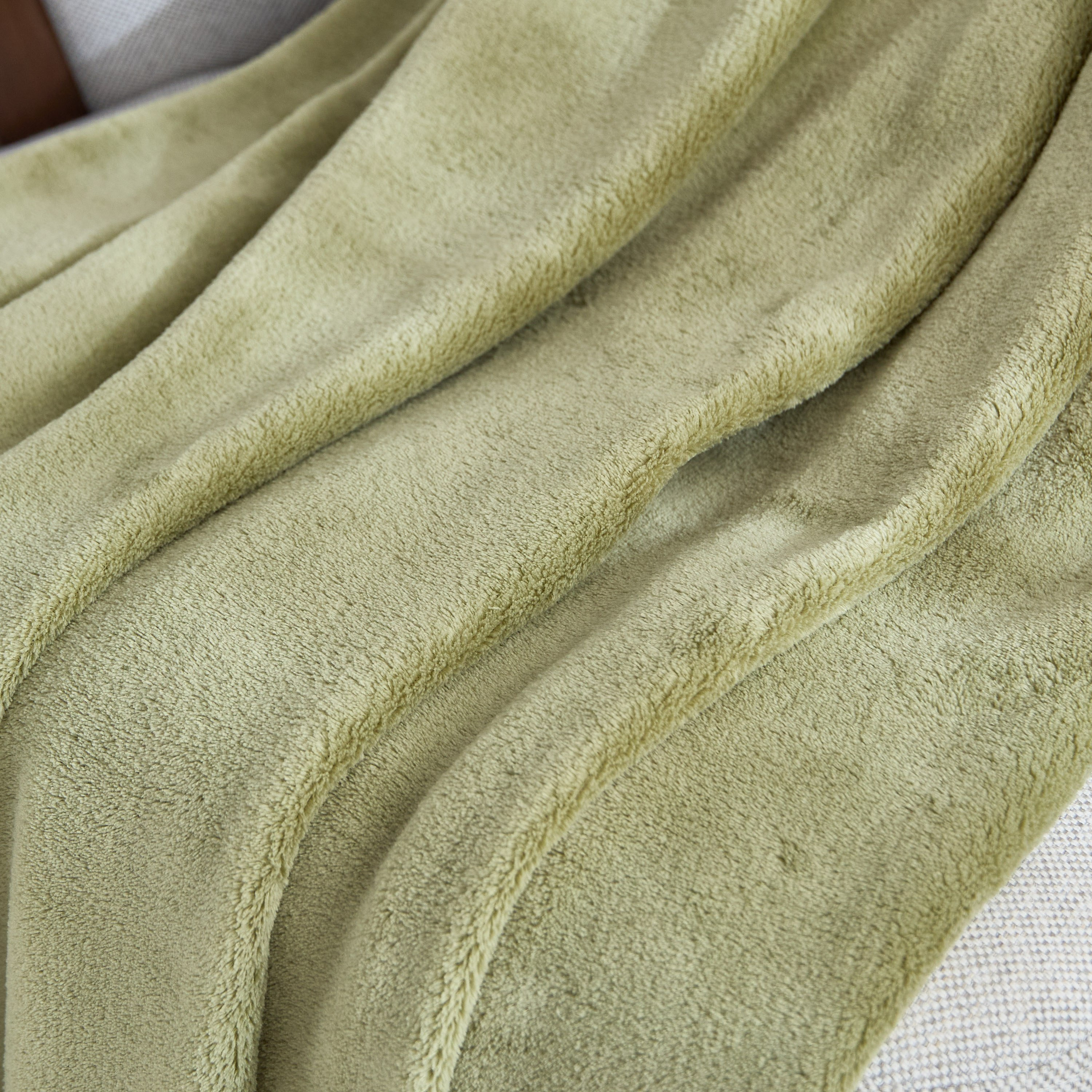 Ontario Solid Coral Fleece Throw - 120x170 cm-PROMO_HB_AE_B2G2_011025-image-3