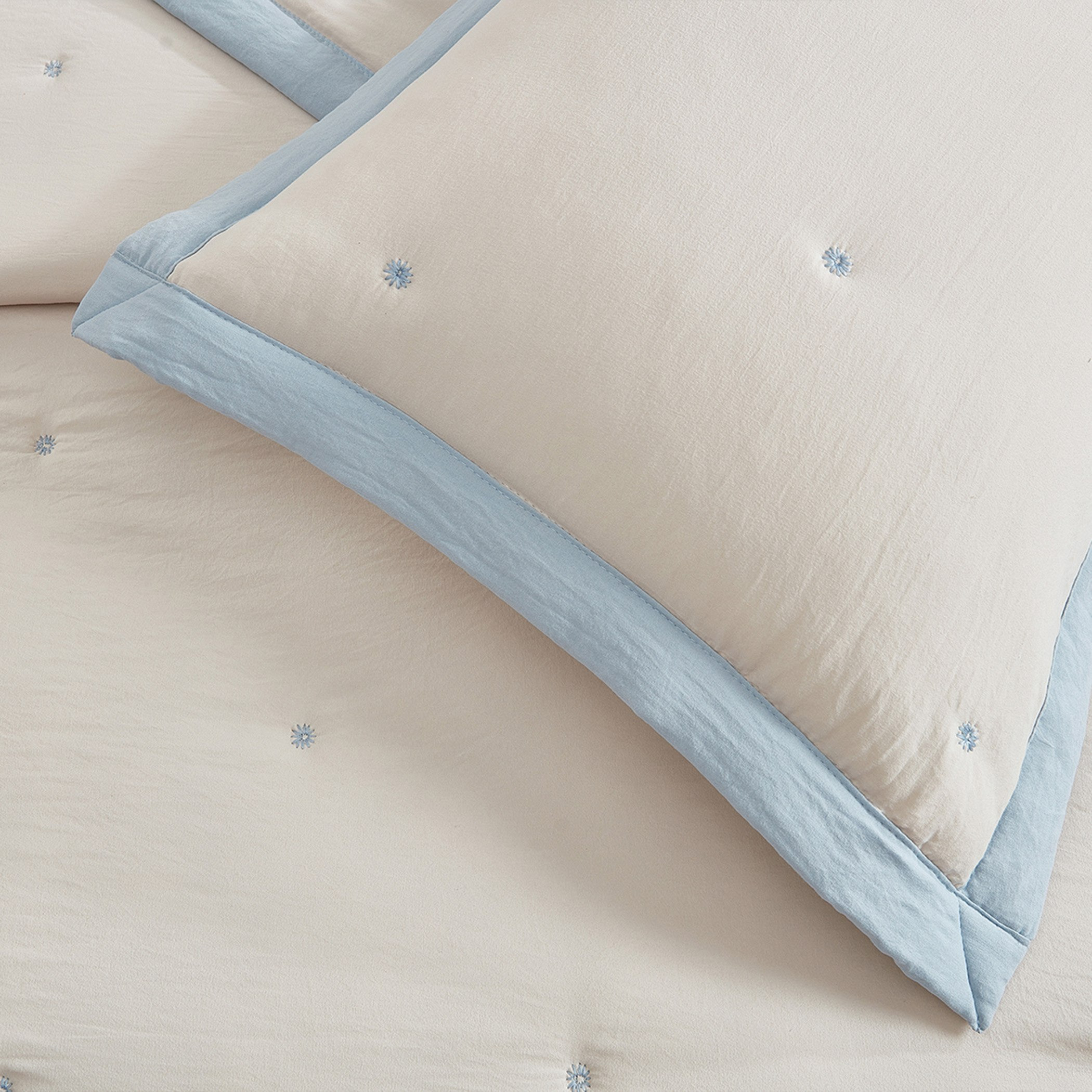 Tyler Floral 2-Piece Embroidered Flange Single Comforter Set - 135x220 cm-hbxhomeware-hbxbedroom-image-3
