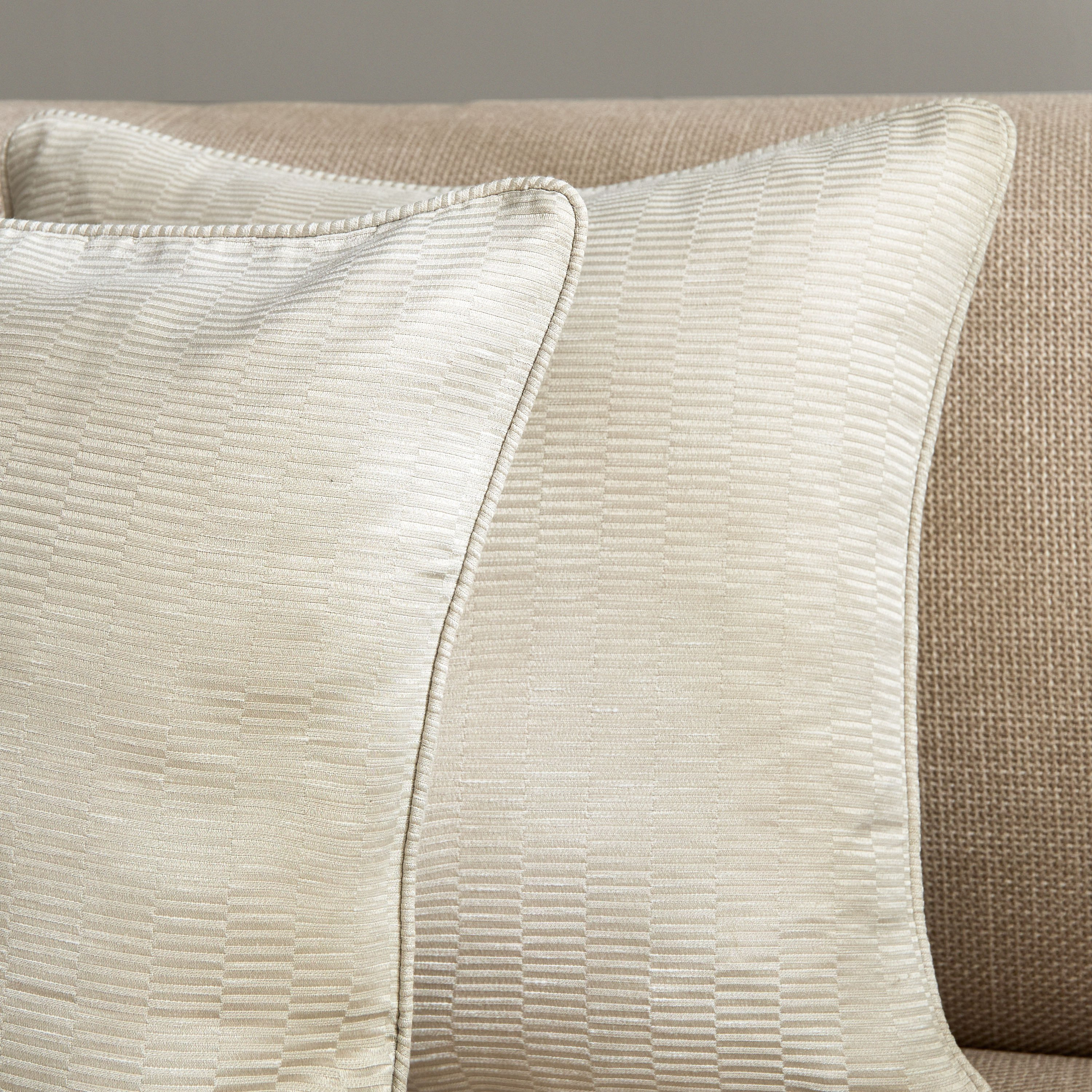 غطاء وسادة جاكار من دولوريس أوتس - 40x40 سم-hbxhomeware-cushionsandcovers-cushioncovers-image-2