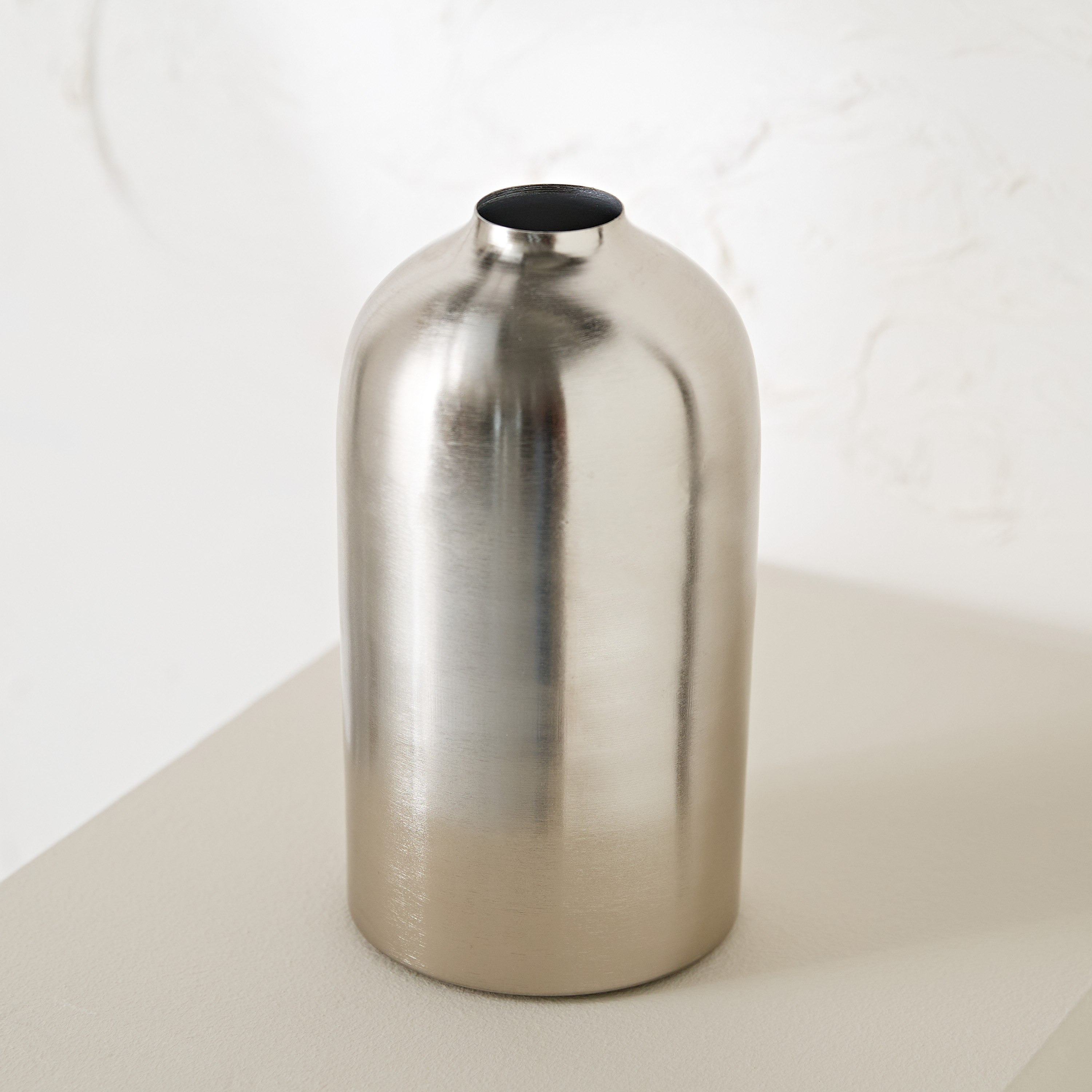 مزهرية معدن من أفيا - 11x11x21 سم-hbxbedroom-decorandaccessories-vases-image-2