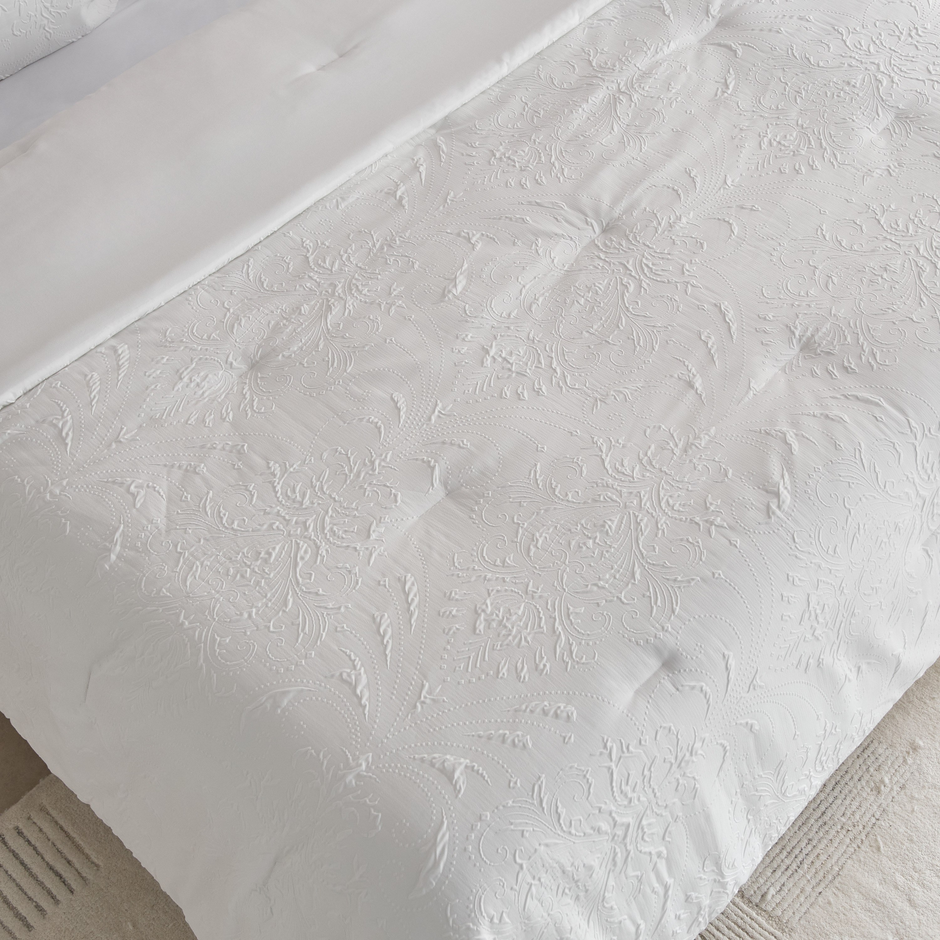 طقم مفروشات كينج من الألياف الدقيقة بنمط كريب 6 قطع من وايت بليس- 220 × 240 سم-hbxhomeware-hbxbedroom-image-4