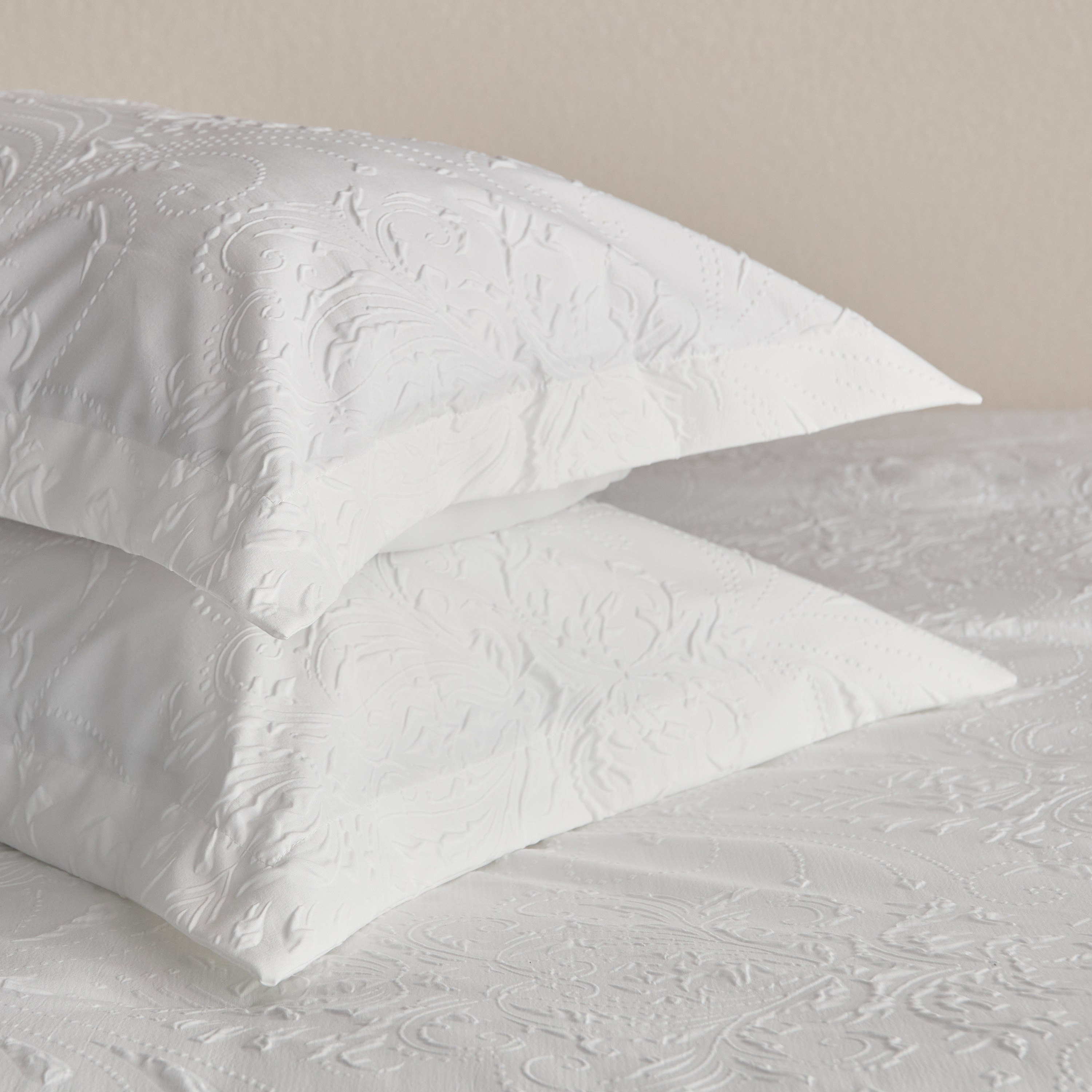 طقم مفروشات كينج من الألياف الدقيقة بنمط كريب 6 قطع من وايت بليس- 220 × 240 سم-hbxhomeware-hbxbedroom-image-7
