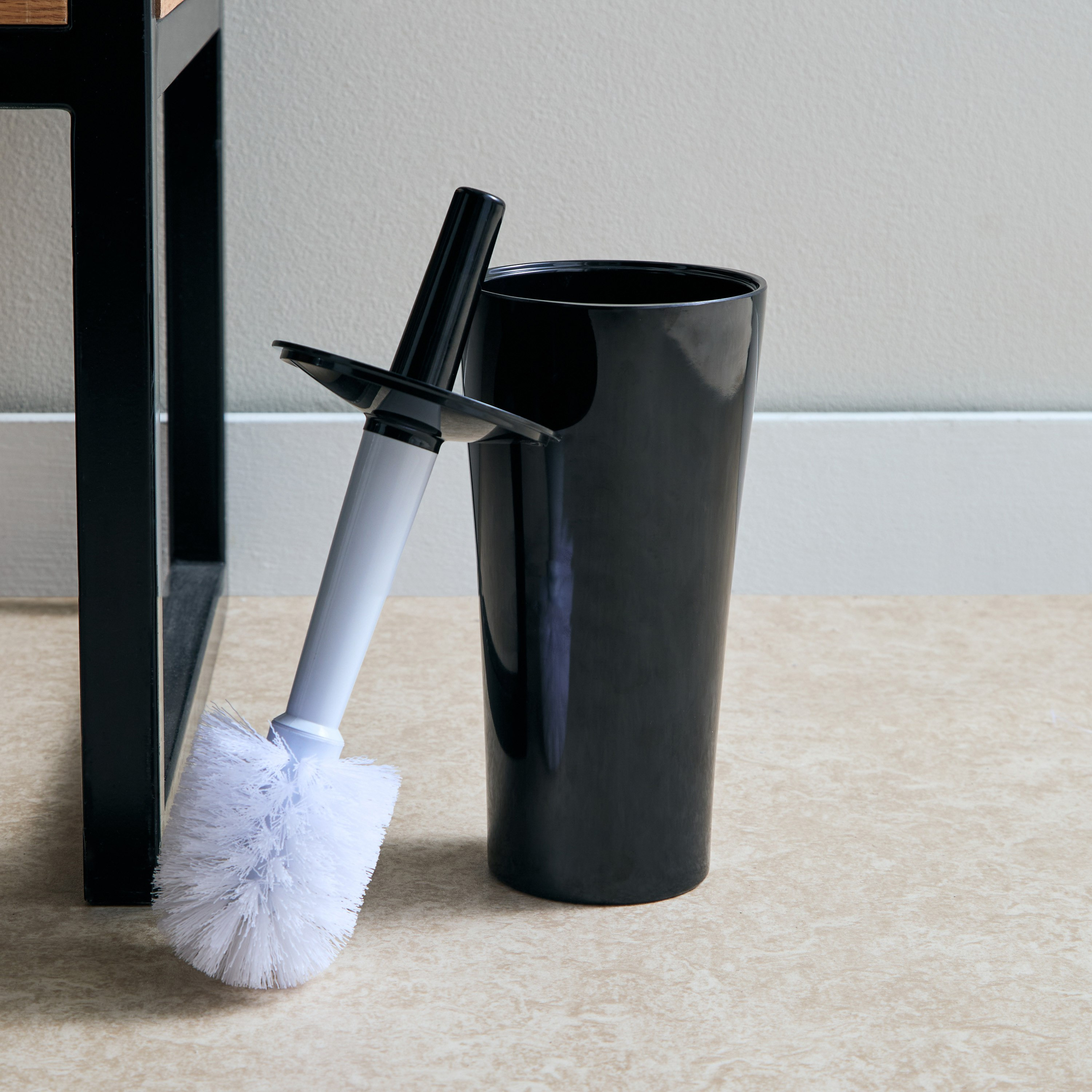 فرشاة حمام بحامل من أستن-hbxbathroom-laundry-cleaningaccessories-image-2