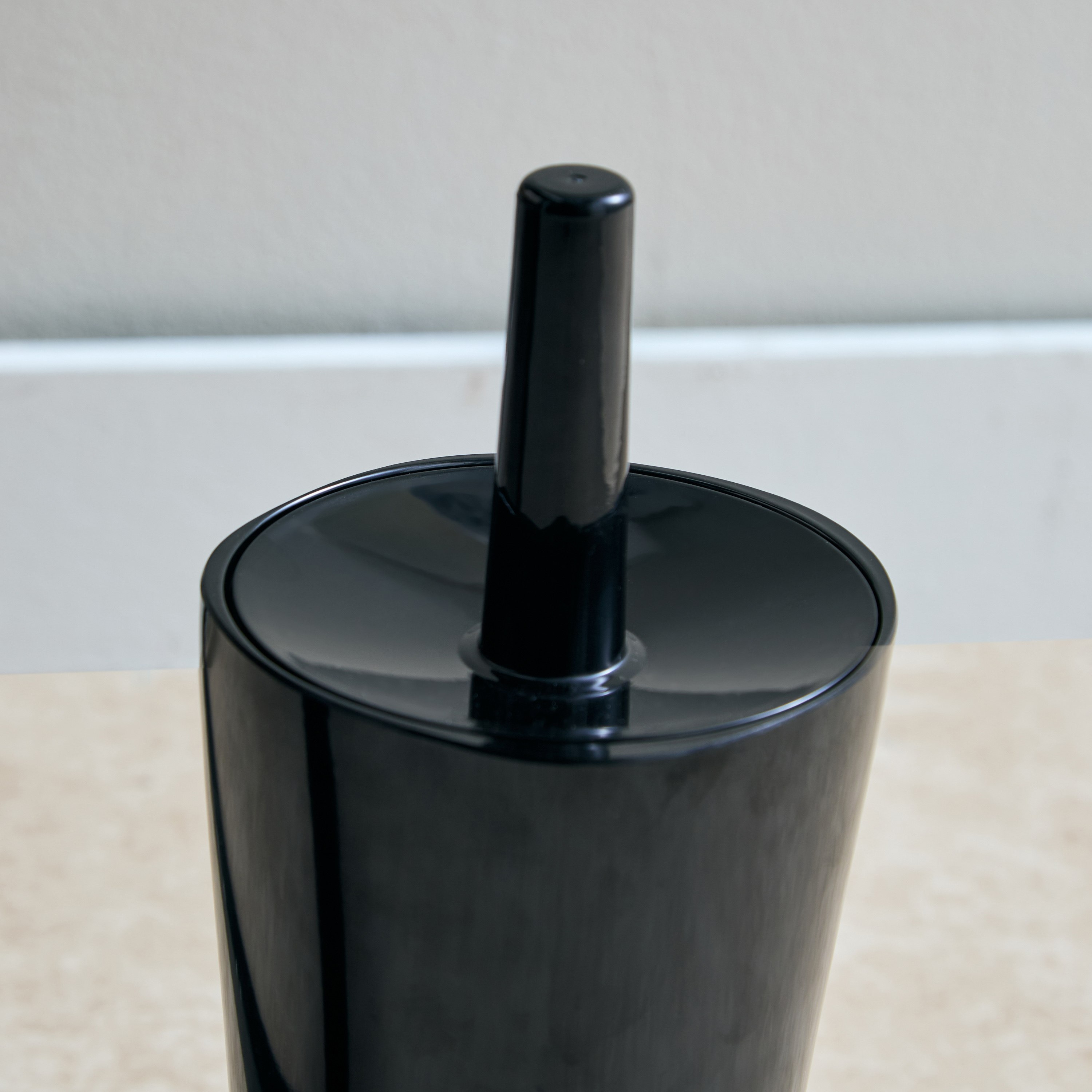 فرشاة حمام بحامل من أستن-hbxbathroom-laundry-cleaningaccessories-image-4