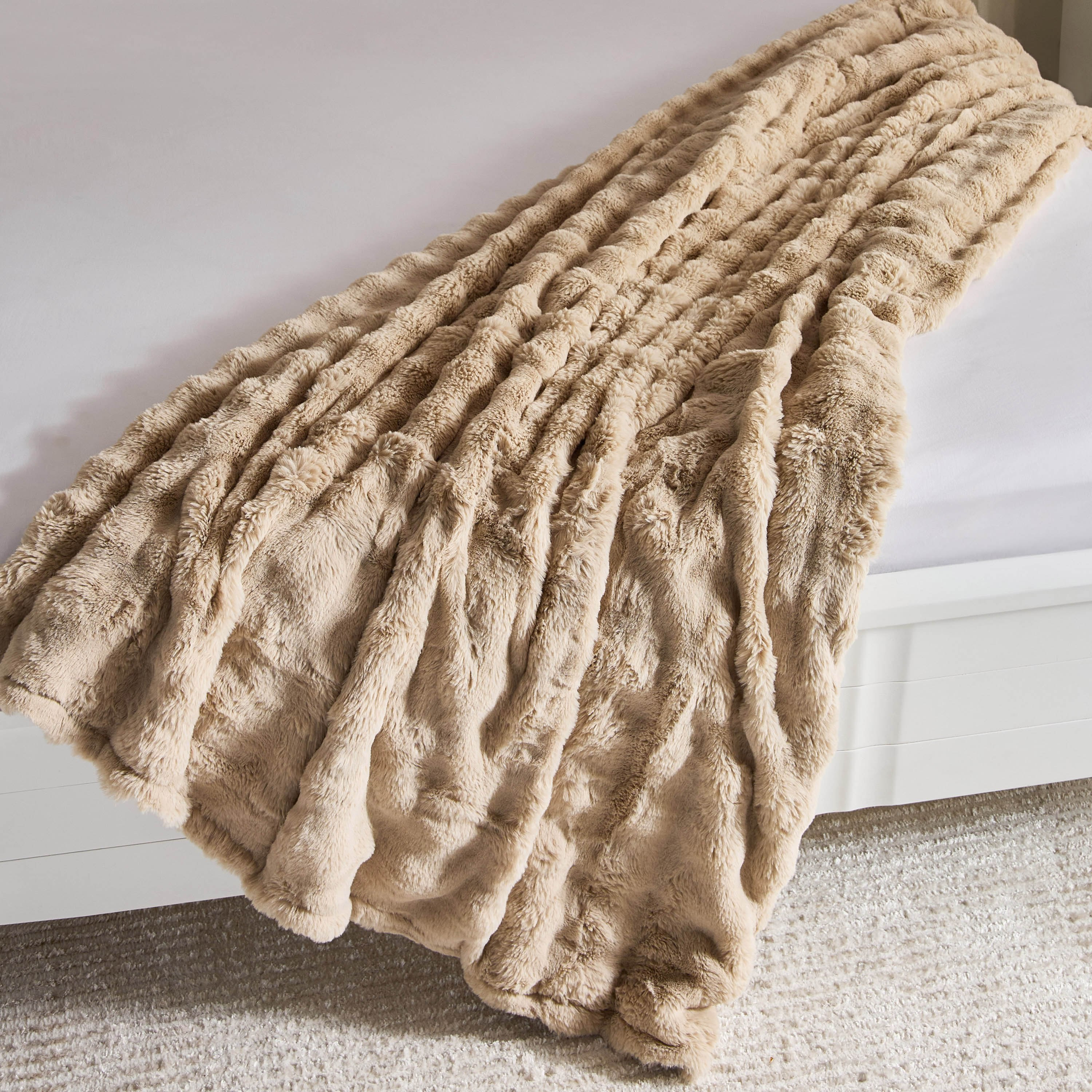 بطانية كينغ فرو أرنب مزدوجة الطبقات من نيس بابل - 220x240 سم-hbxhomeware-hbxbedroom-image-4