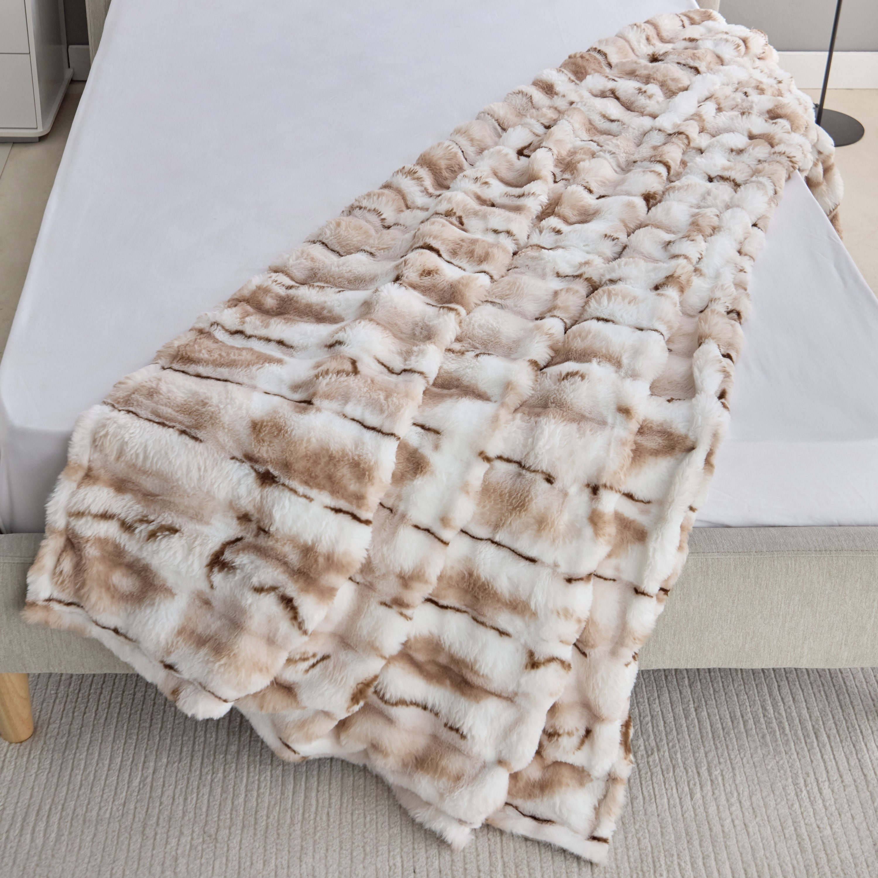 بطانية توين من فرو الأرانب بطبعات من فورلو - 150×220 سم-hbxhomeware-hbxbedroom-image-4