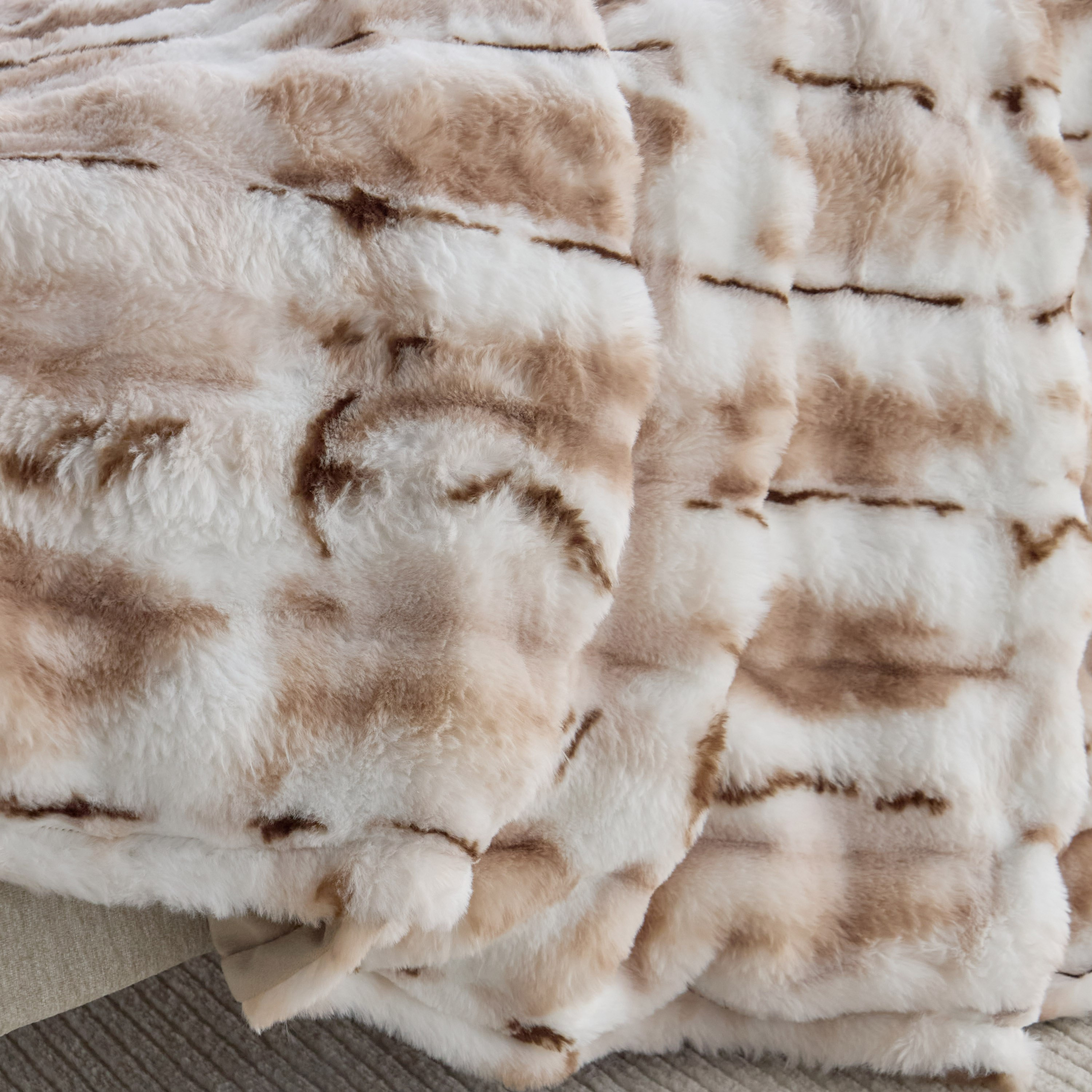 بطانية توين من فرو الأرانب بطبعات من فورلو - 150×220 سم-hbxhomeware-hbxbedroom-image-5