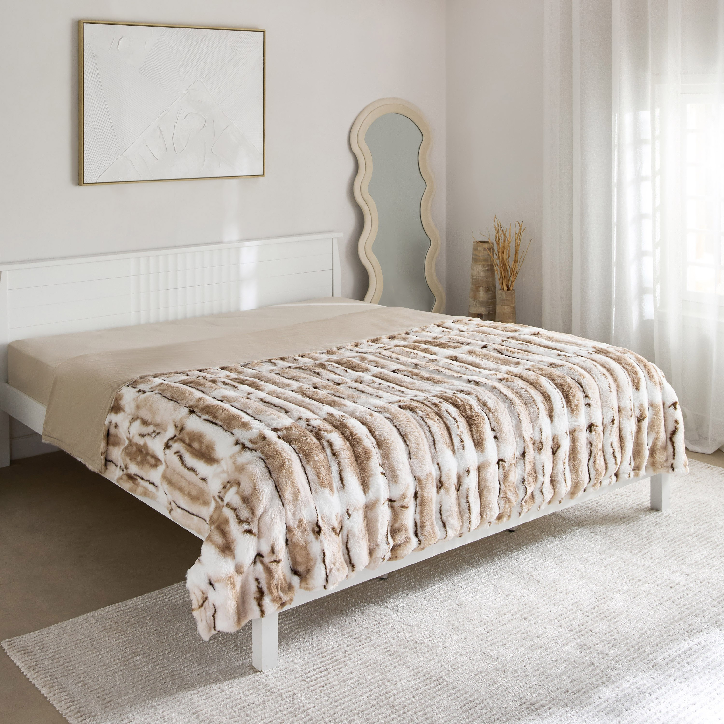بطانية مزدوجة من فرو الأرانب بطبعات مقصوصة من فورلو- 220x240 سم-hbxhomeware-hbxbedroom-image-1