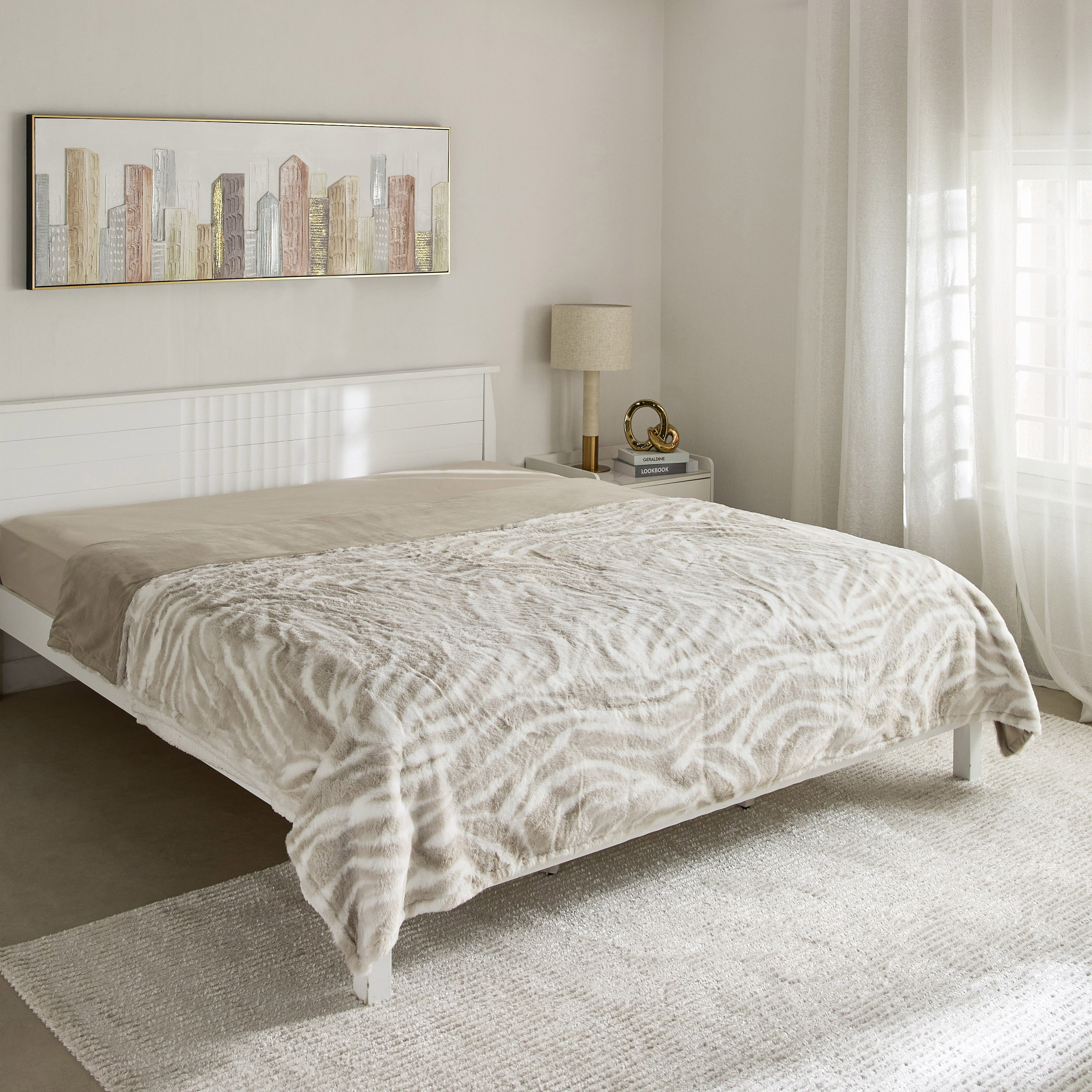 بطانية كينج مزدوجة الطبقات من فرو الأرنب بطبعات من راين - 220×240 سم-hbxhomeware-hbxbedroom-image-1