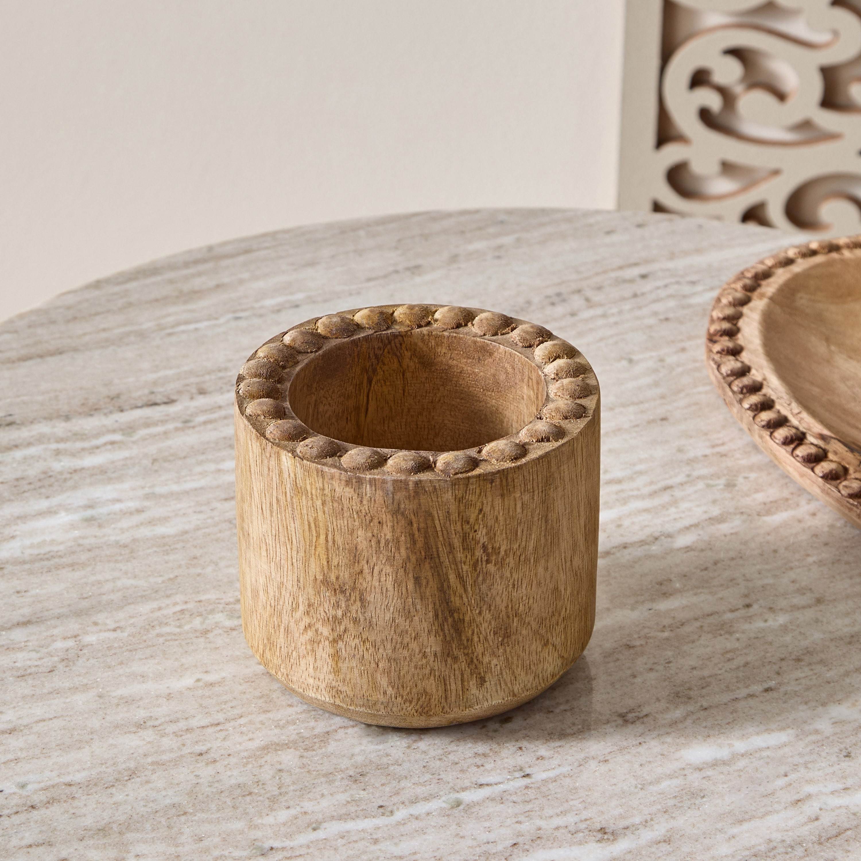 وعاء مستدير خشب بزينة خرز من وينز - 12x12x11 سم-hbxdecorandfurnishings-homeaccessories-bowls-image-1
