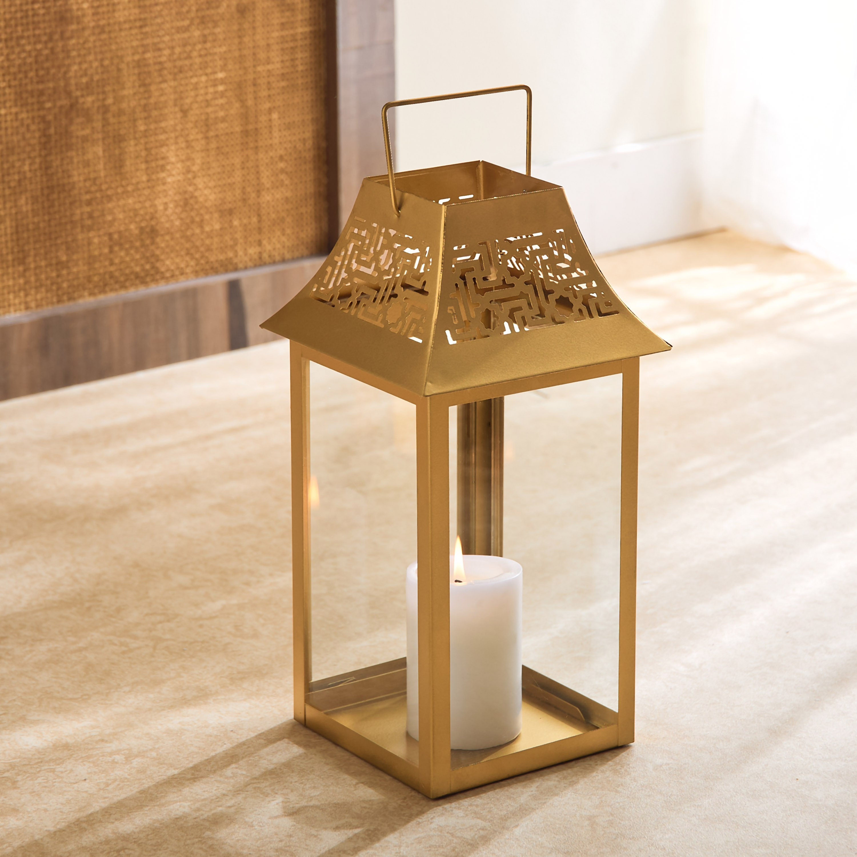 فانوس زجاجي بإطار معدني ميراج من سكاي لاين - 15x15x35 سم-hbxdecorandfurnishings-homeaccessories-lanterns-image-1