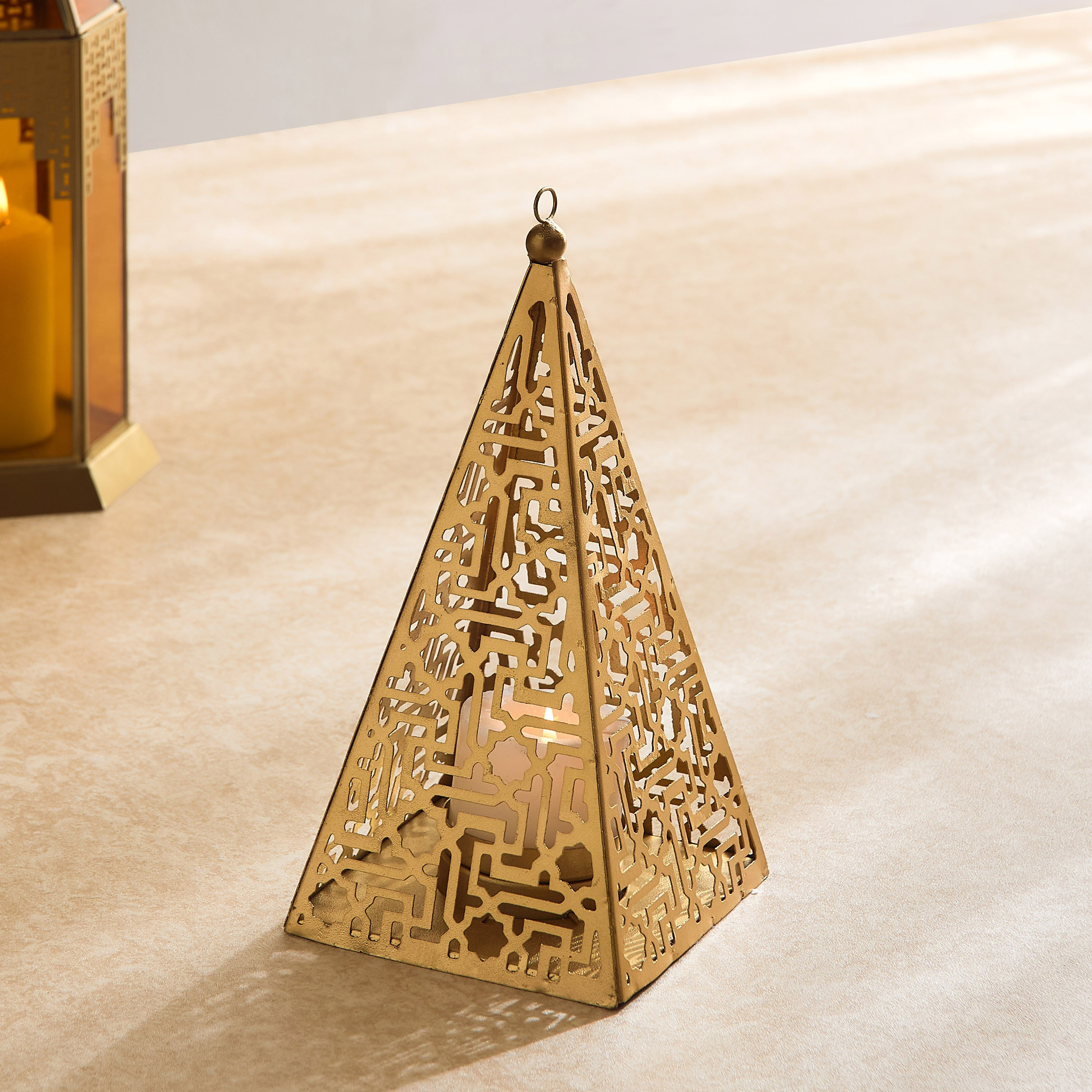 حامل شموع معدن بتفاصيل مفرغة ميراج من سكاي لاين - 15x15x28 سم-hbxlivingroom-decorandaccessories-candleholders-image-1