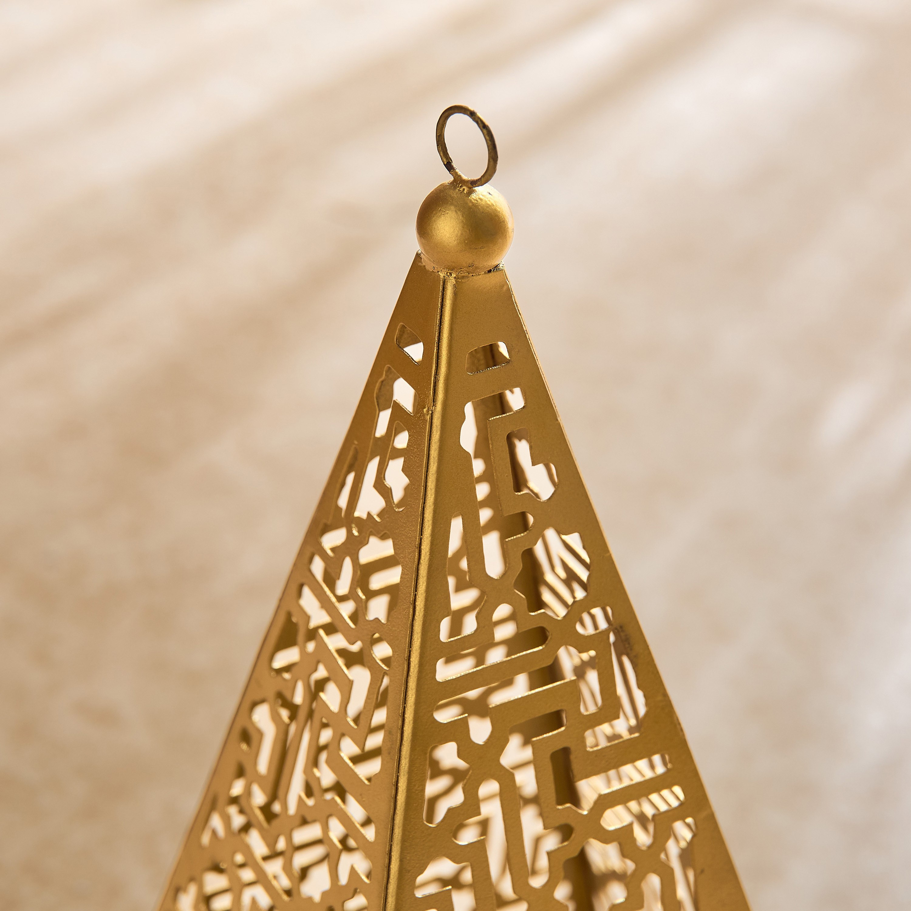 حامل شموع معدن بتفاصيل مفرغة ميراج من سكاي لاين - 15x15x28 سم-hbxlivingroom-decorandaccessories-candleholders-image-3