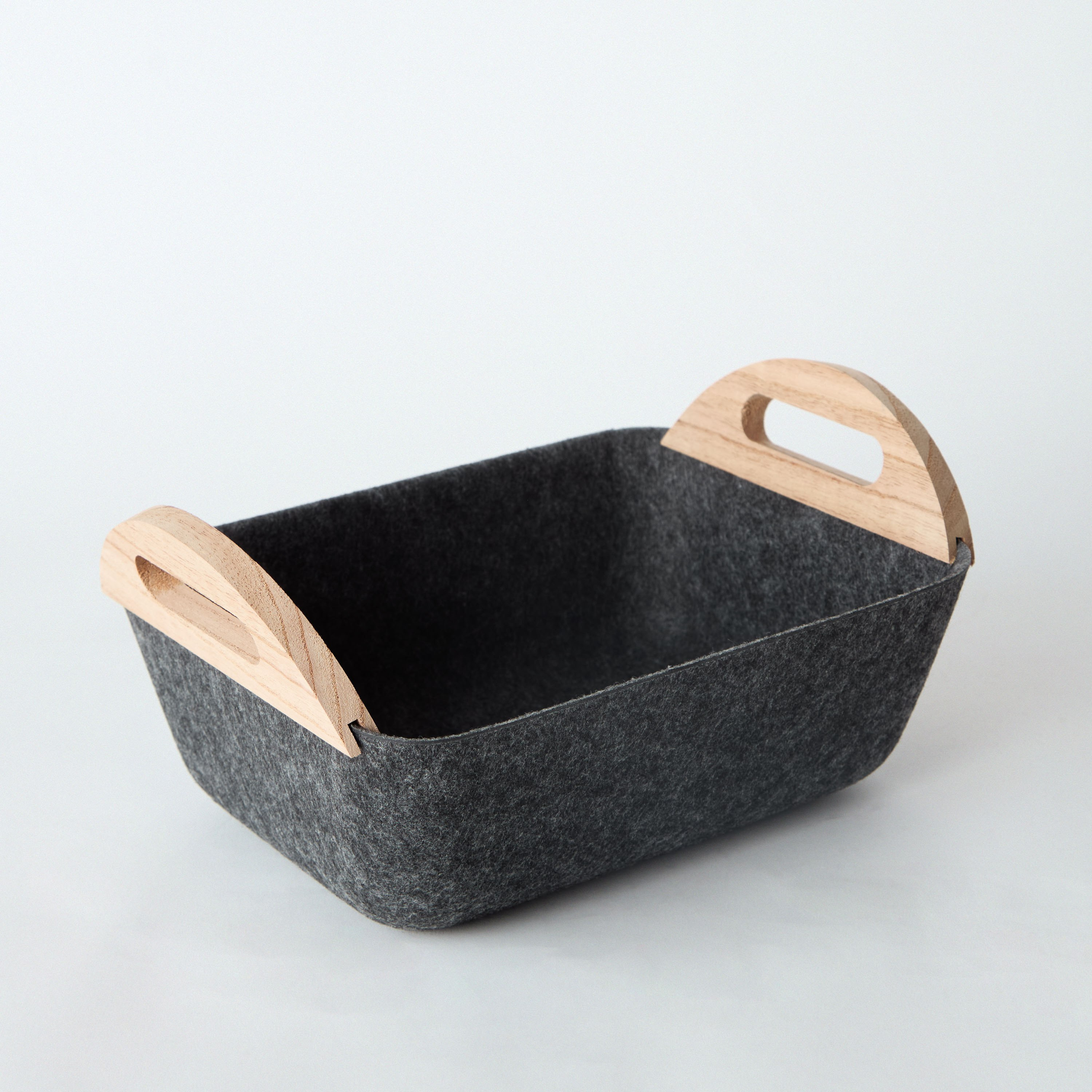 Geben Felt Basket with Wooden Handle - Set of 3-hbxbedroom-bedroomaccessories-bedroomstorage-image-6