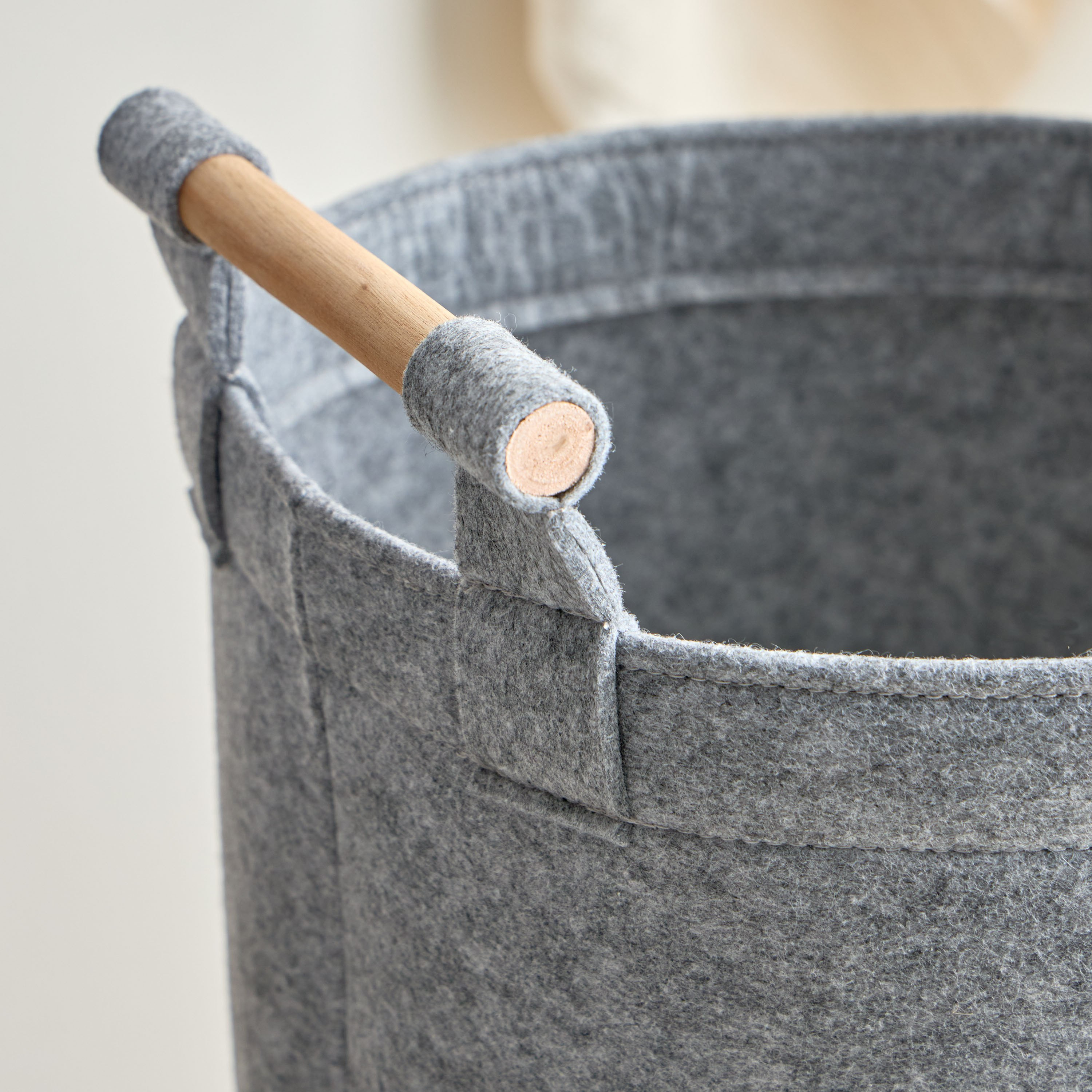 طقم سلّة غسيل لباد بمقبض خشبي 3 قطع من فيونا-hbxbathroom-bathroomstorage-laundryhampers-image-3