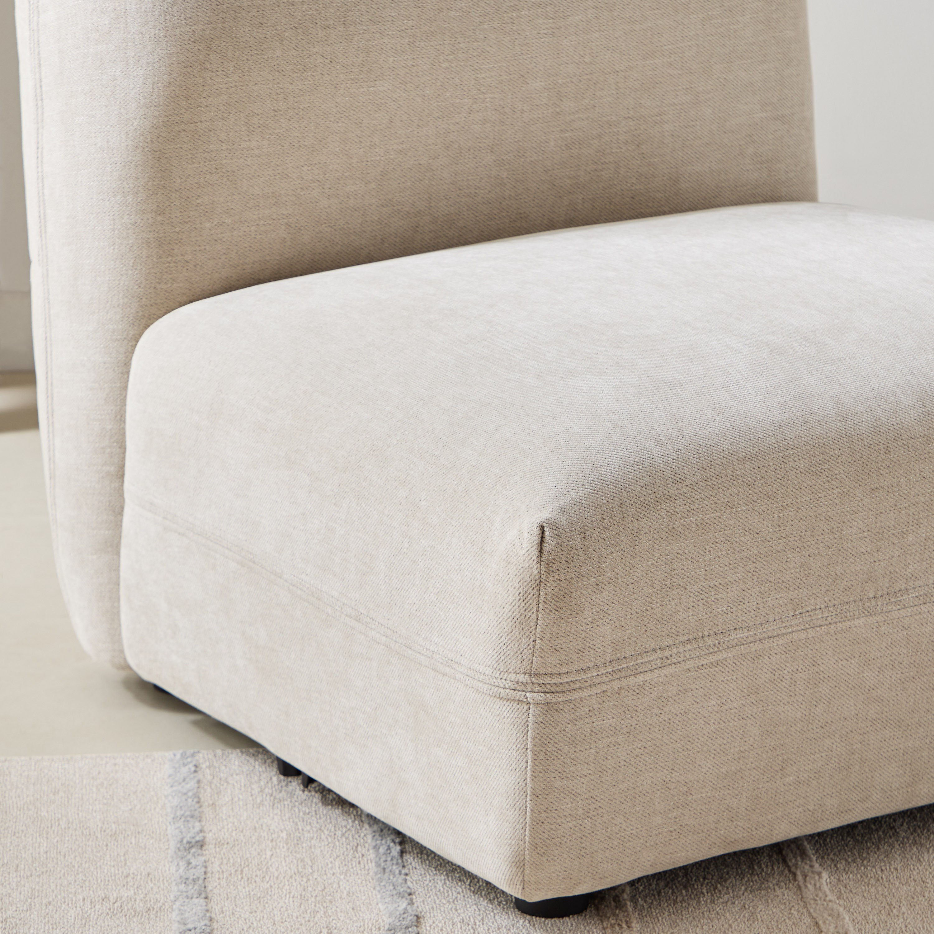 كرسي قماش دون مساند ذراعين من فيجو-hbxlivingroom-sofasandarmchairs-modularsofas-image-4