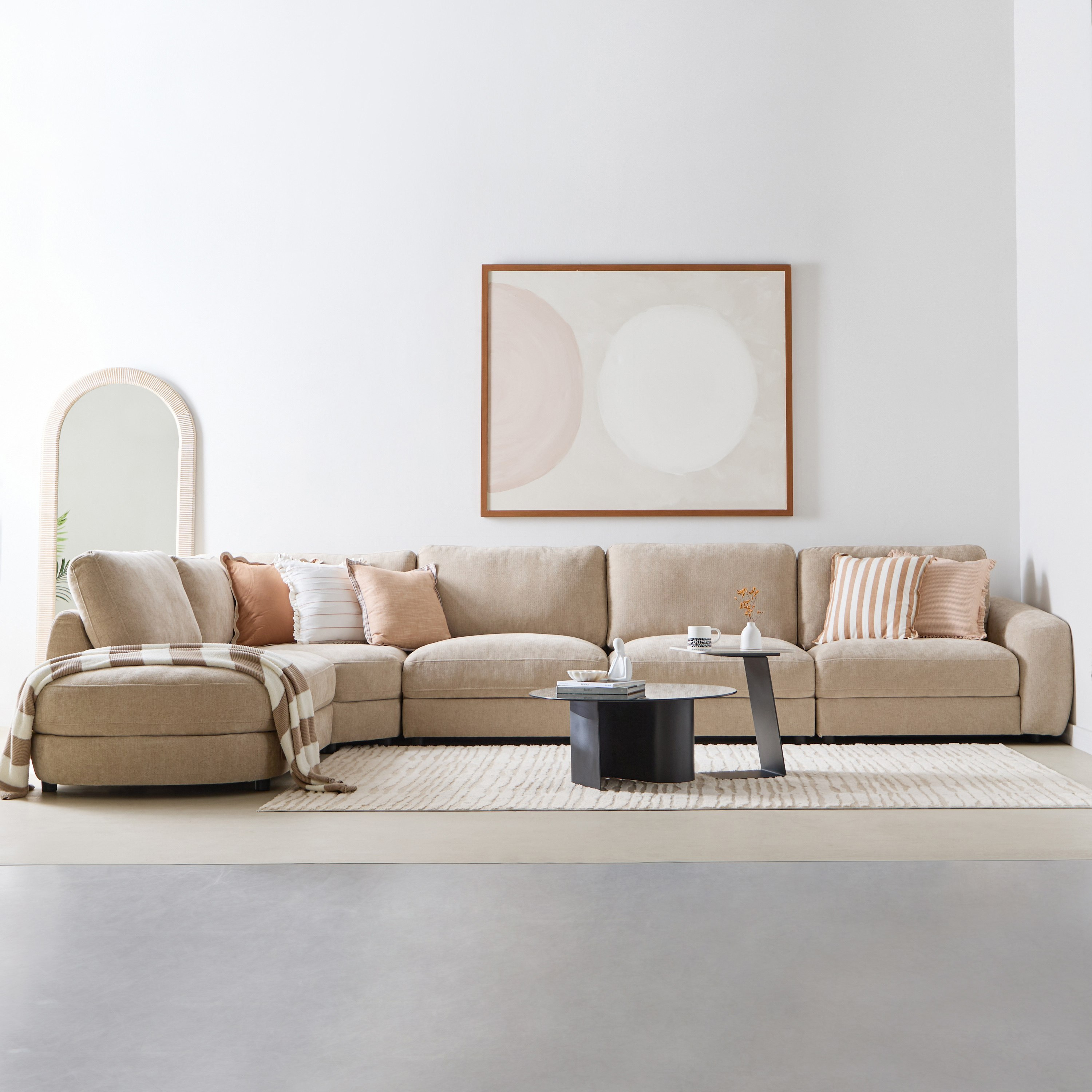 كرسي بذراع أيسر قماش من بالينسيا-hbxlivingroom-sofasandarmchairs-modularsofas-image-8