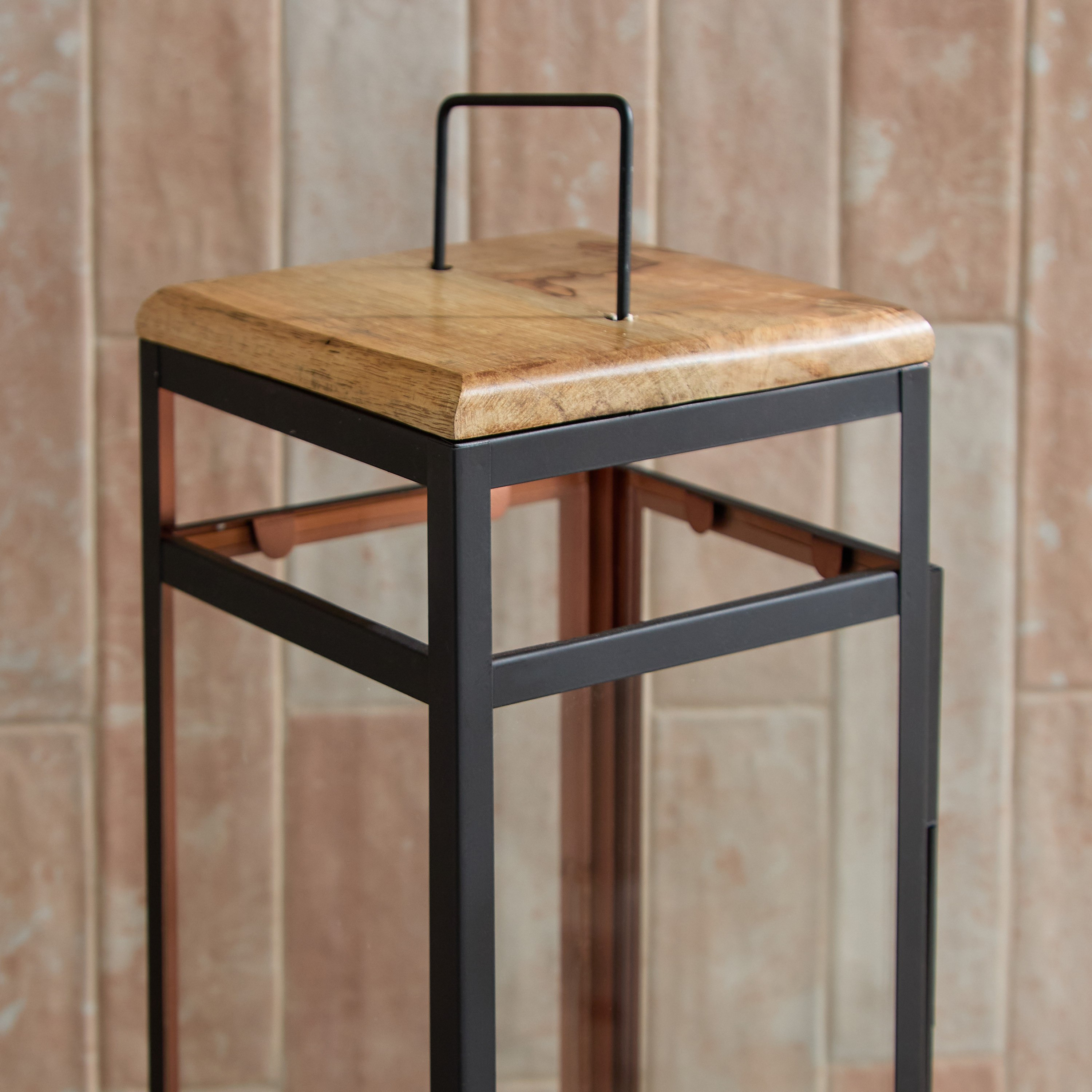 فانوس عصري بتشطيب ميتال وغطاء من الخشب الطبيعي من برومبتون - 18x18x48 سم-hbxdecorandfurnishings-homeaccessories-lanterns-image-3