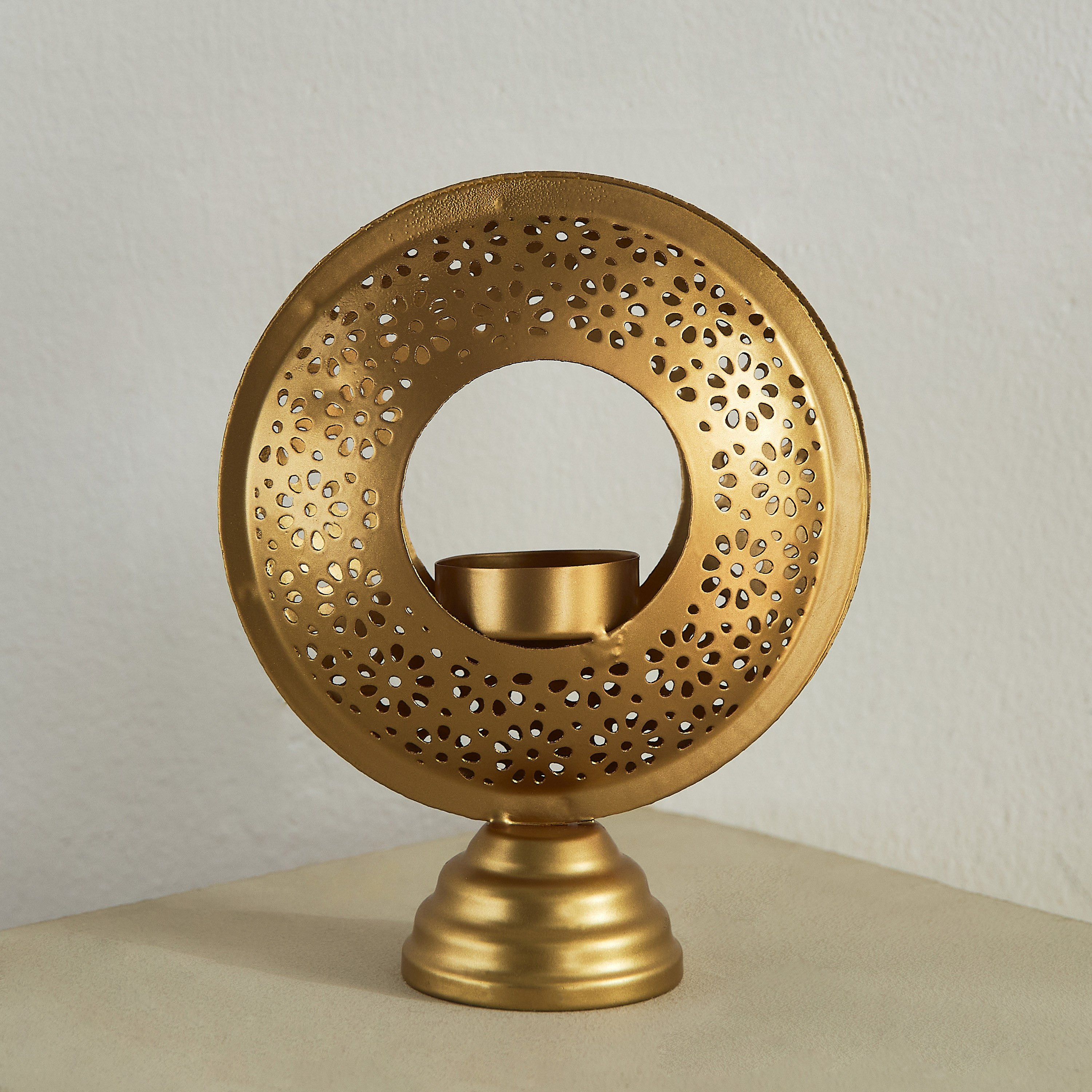 حامل شموع صغيرة معدن بتفاصيل مفرّغة من إيسابا - 12.5x5.5x16 سم-hbxlivingroom-decorandaccessories-candleholders-image-2